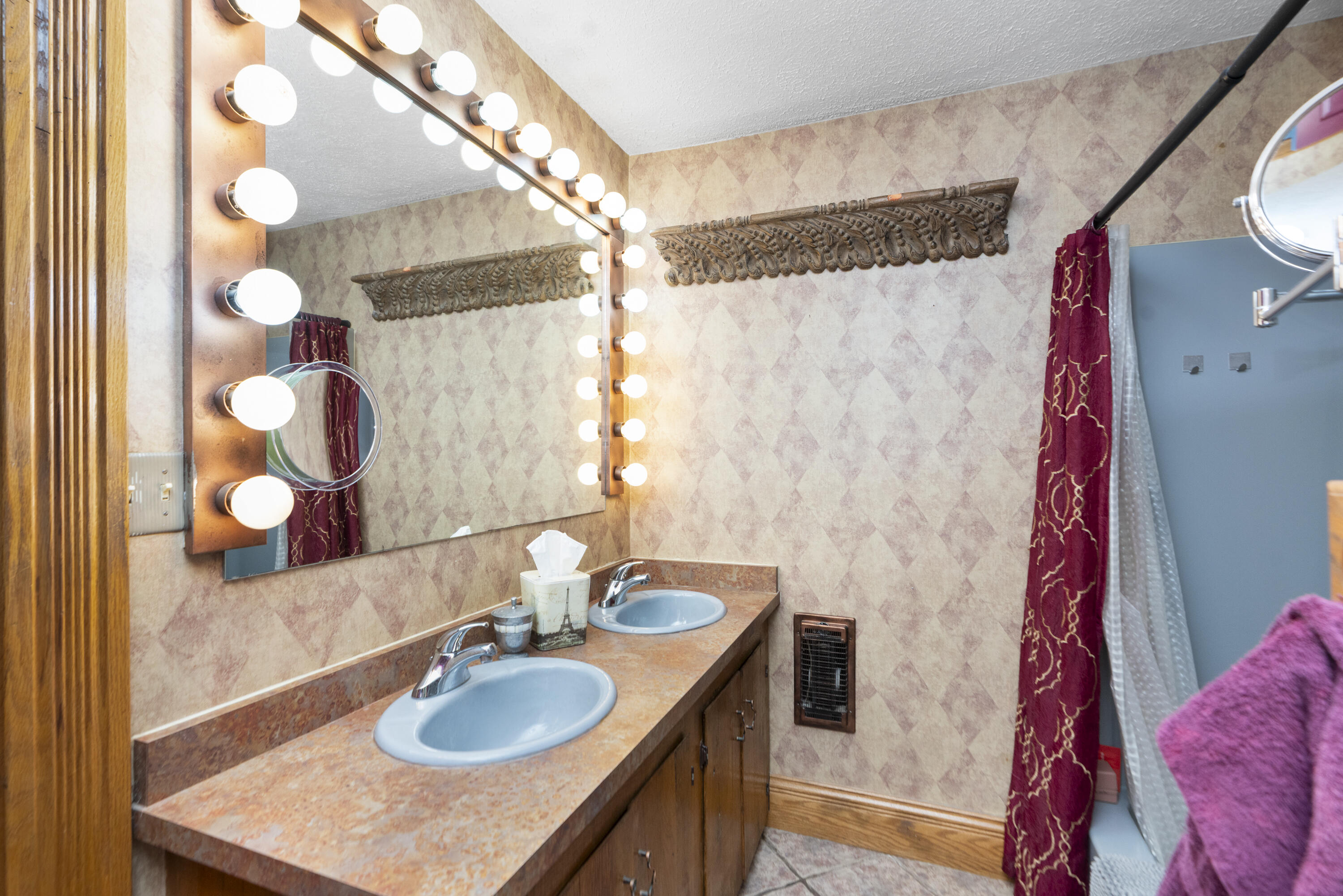 82 Ridgeview Ln