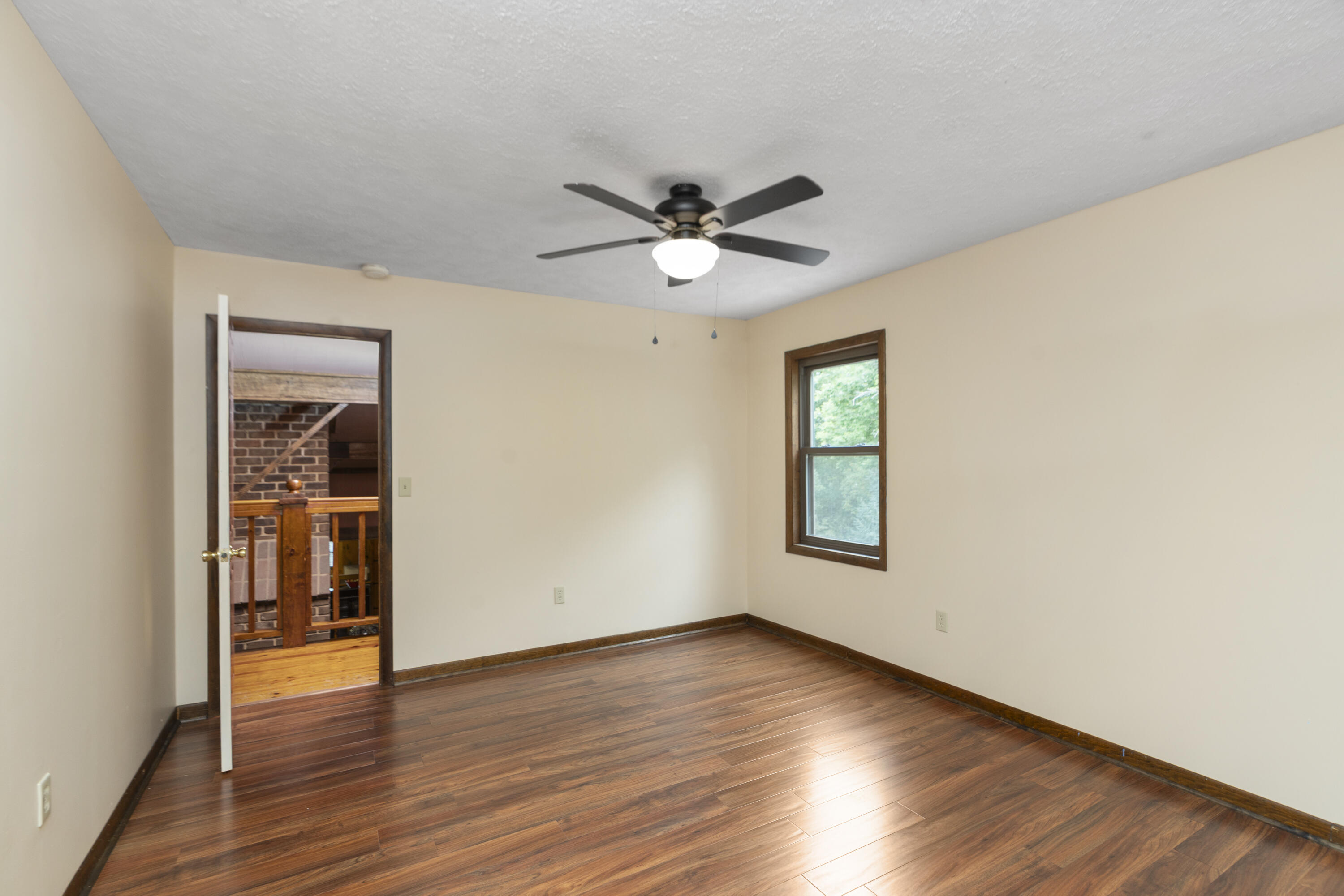 82 Ridgeview Ln