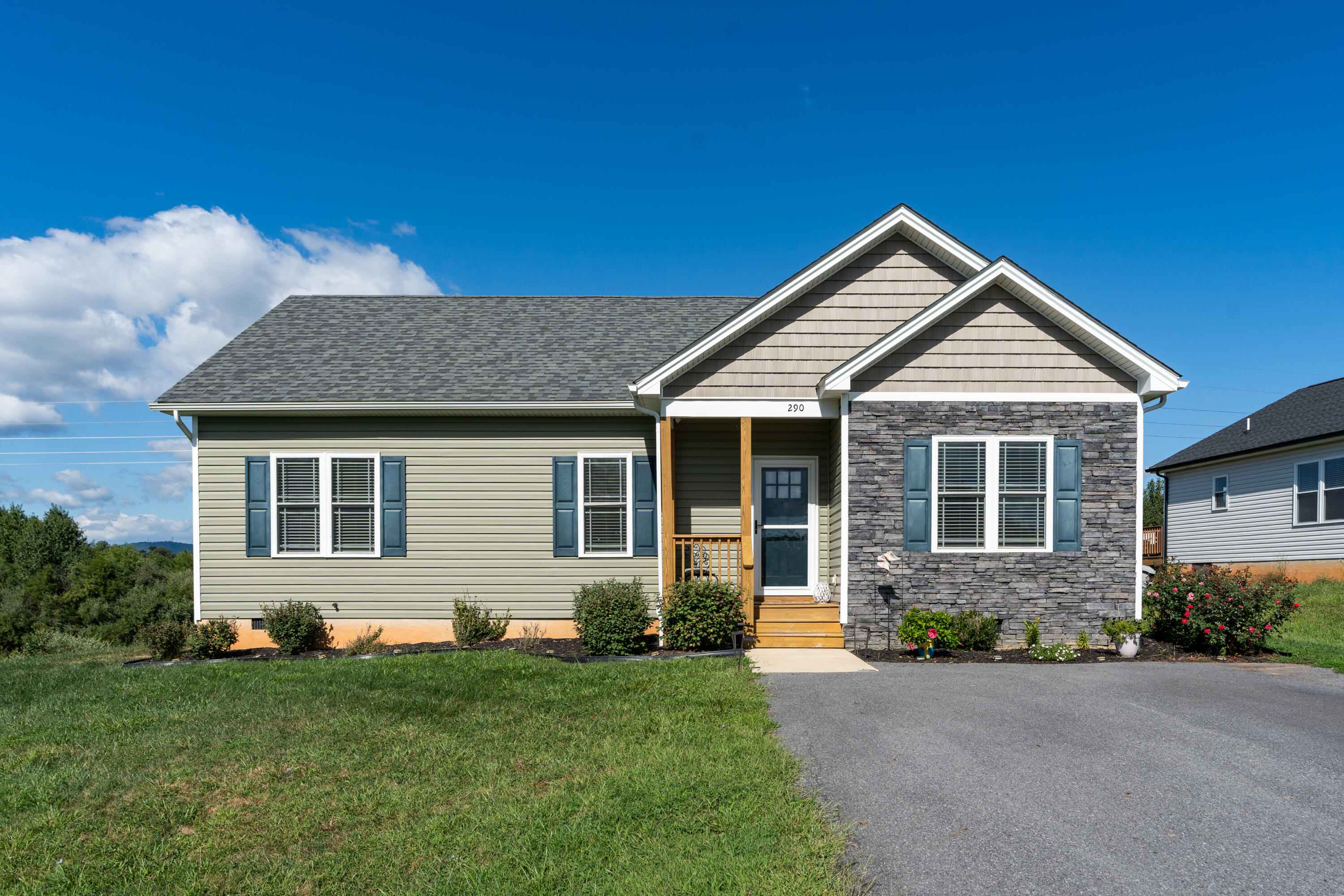 290 Thoroughbred Cir