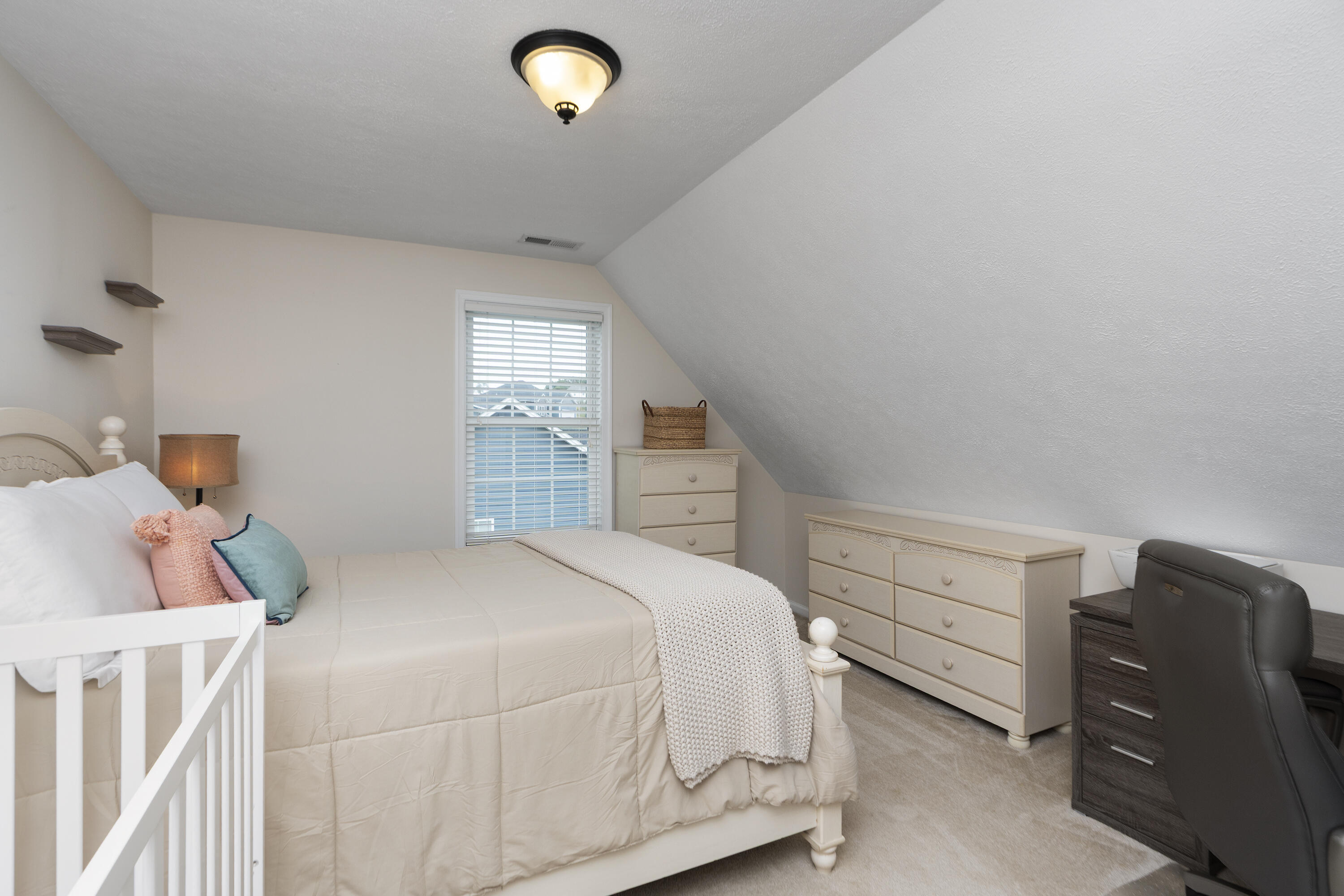 145 Thoroughbred Cir