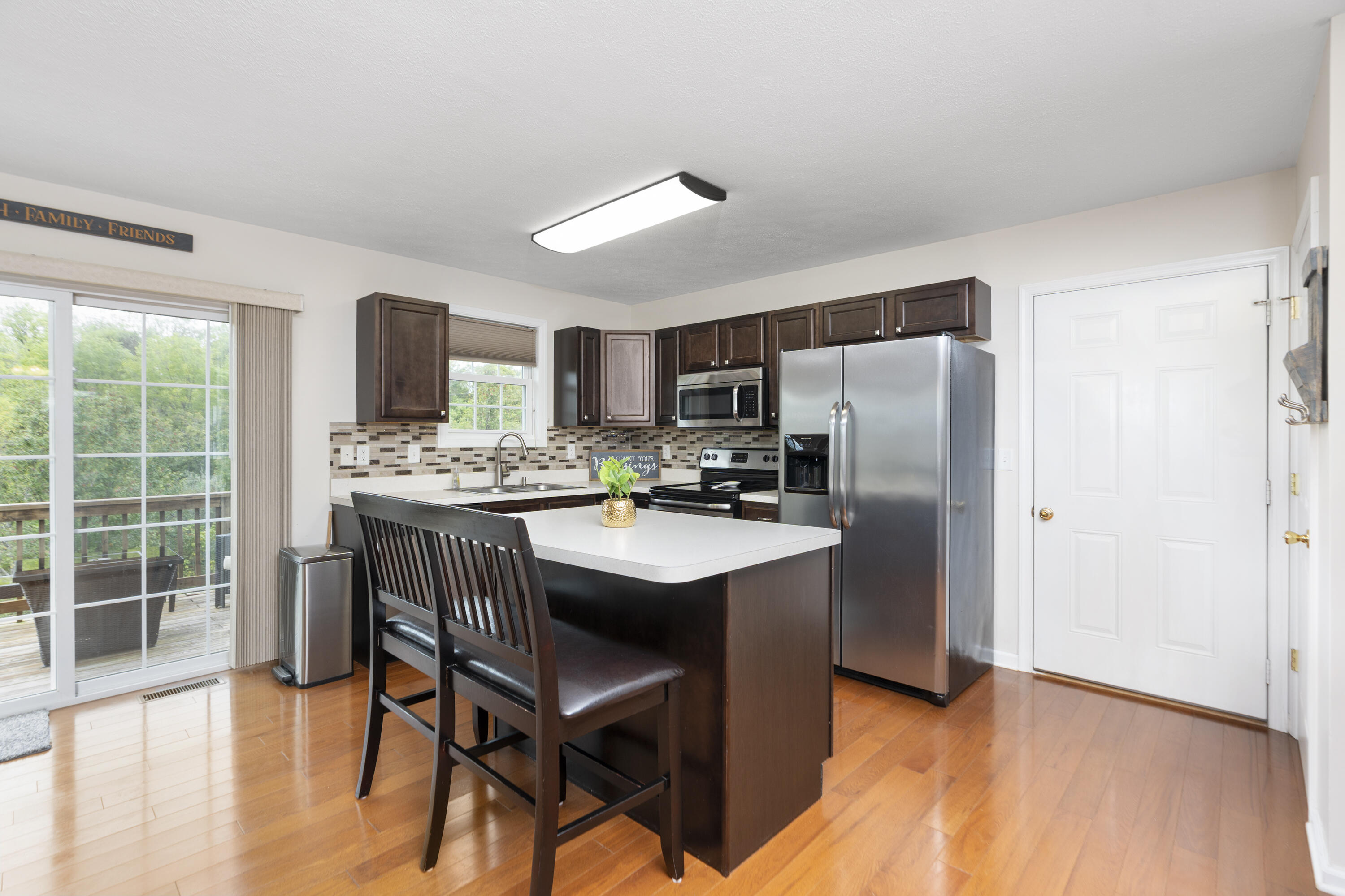 145 Thoroughbred Cir