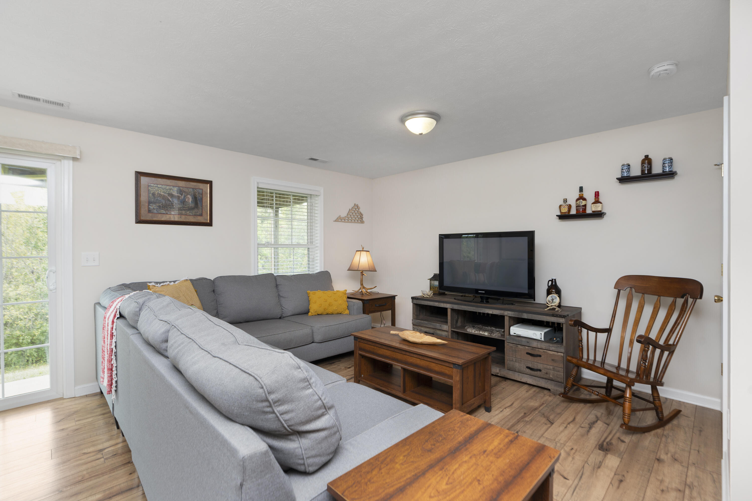 145 Thoroughbred Cir