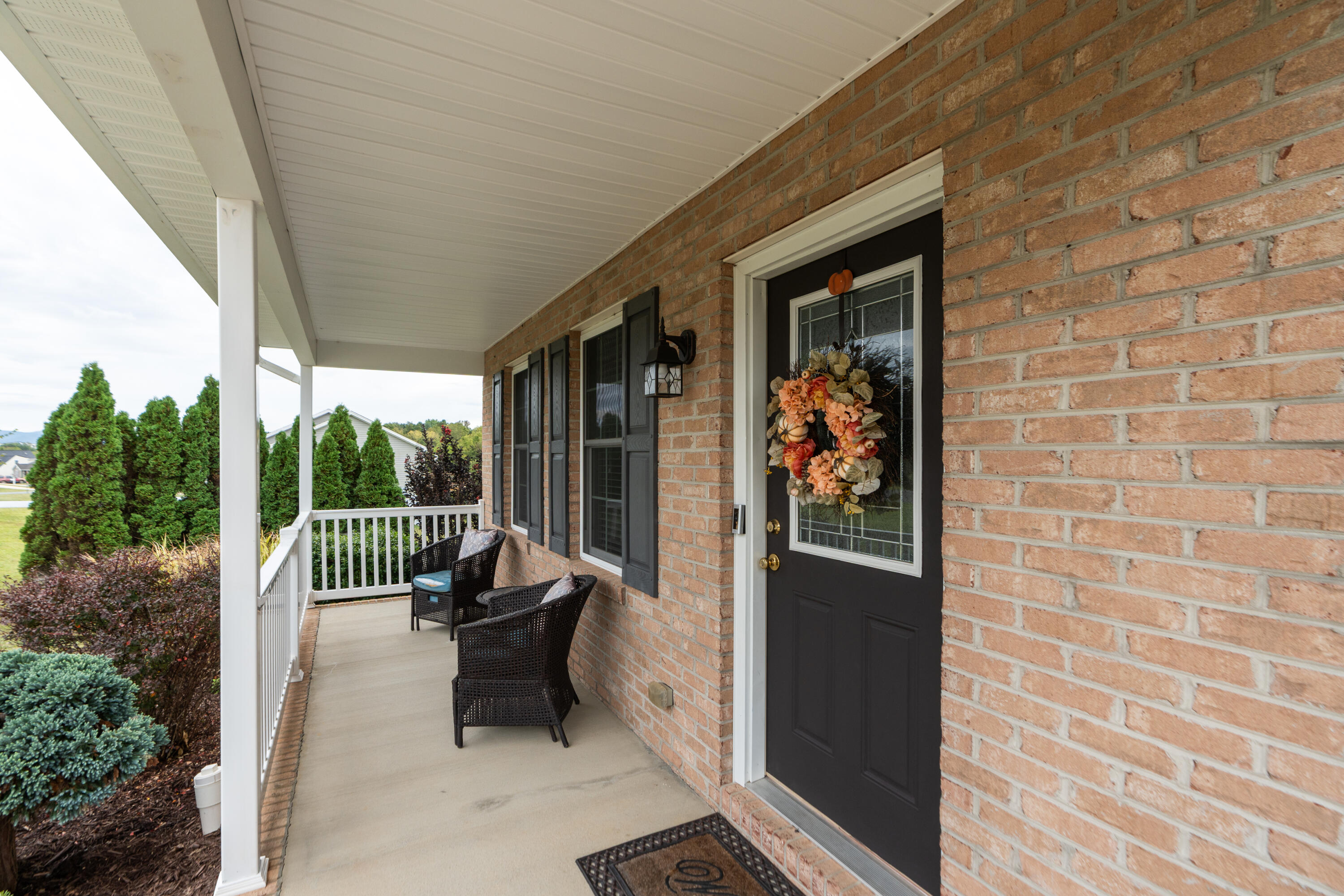 145 Thoroughbred Cir