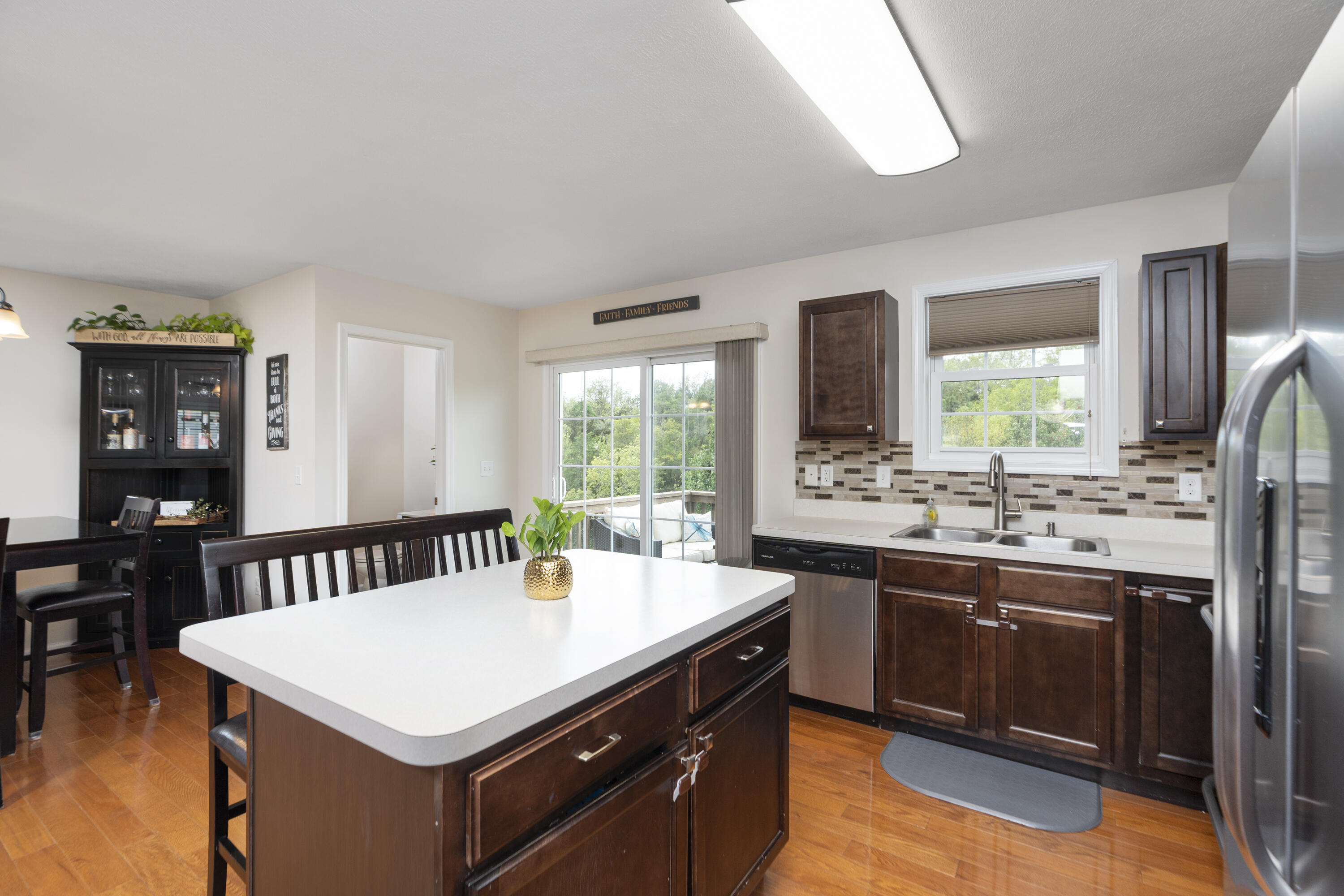 145 Thoroughbred Cir