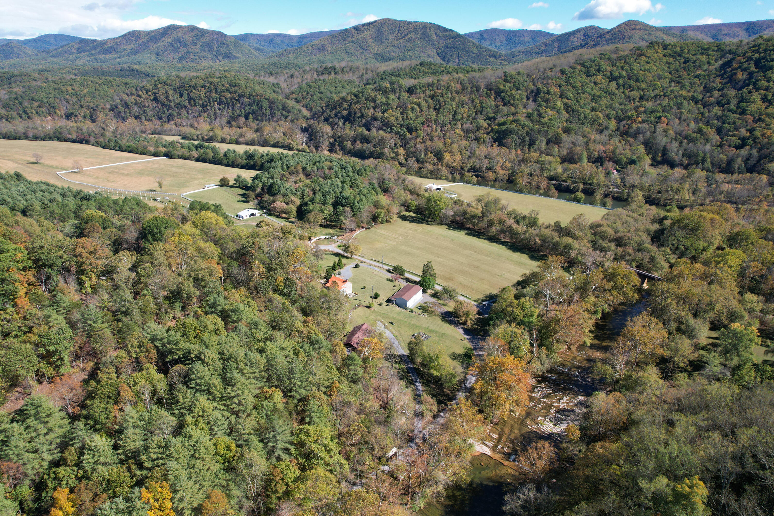 41 Twin Rivers Ln