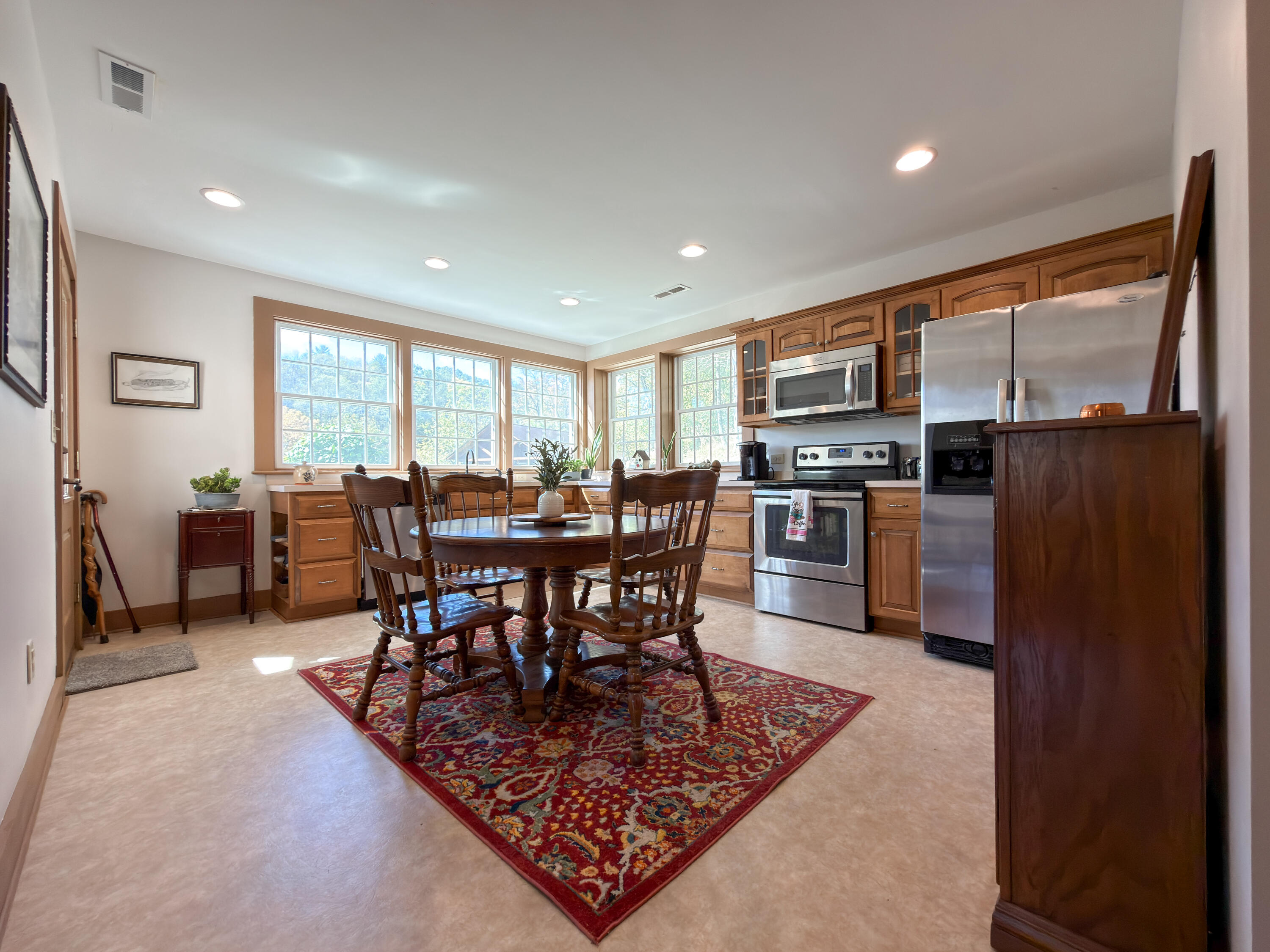 41 Twin Rivers Ln