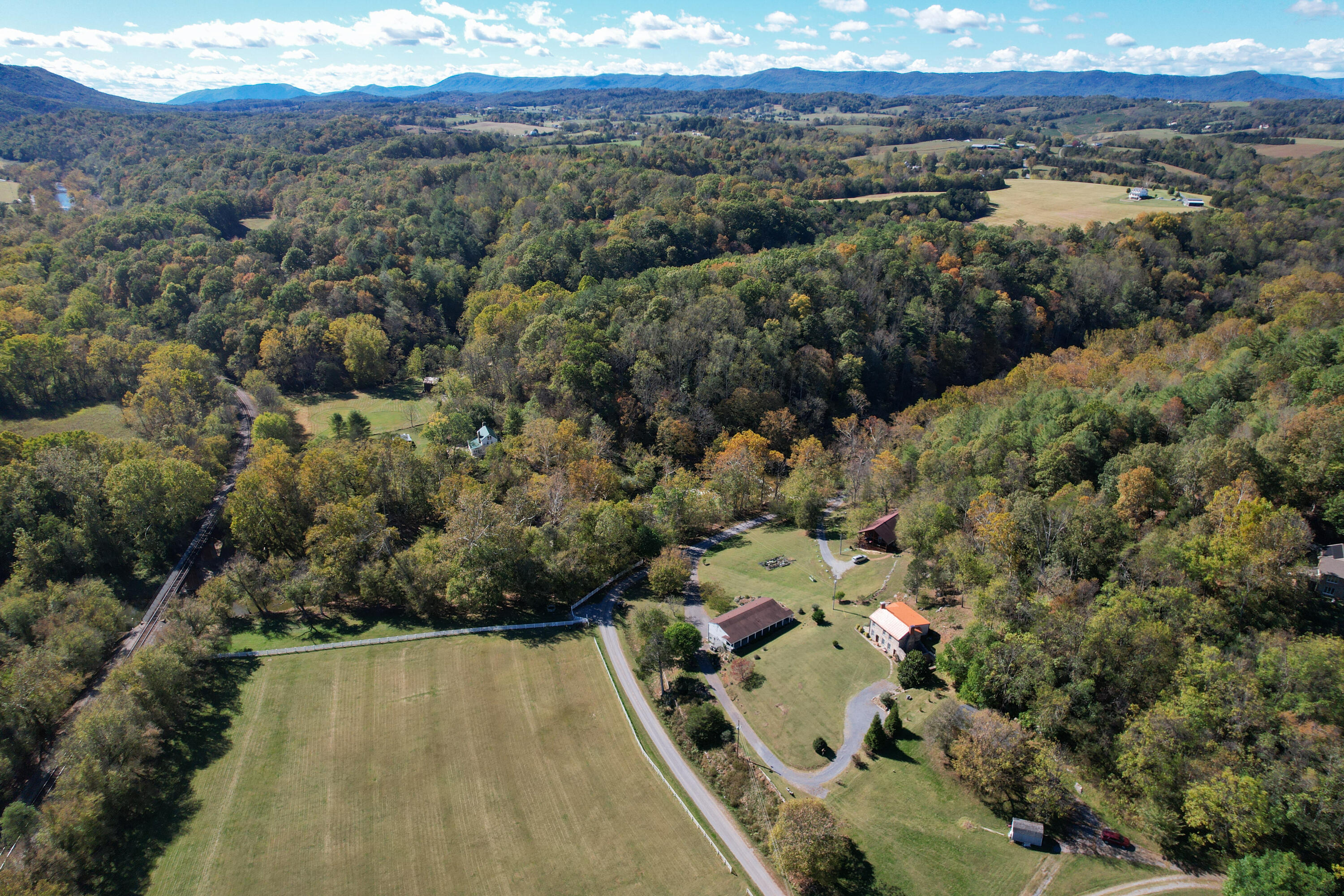 41 Twin Rivers Ln