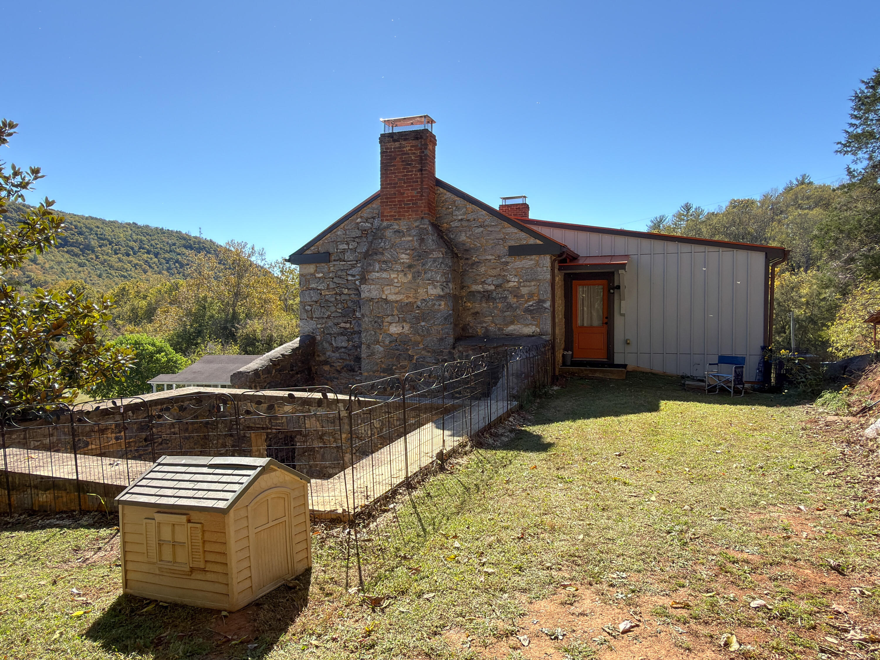 41 Twin Rivers Ln