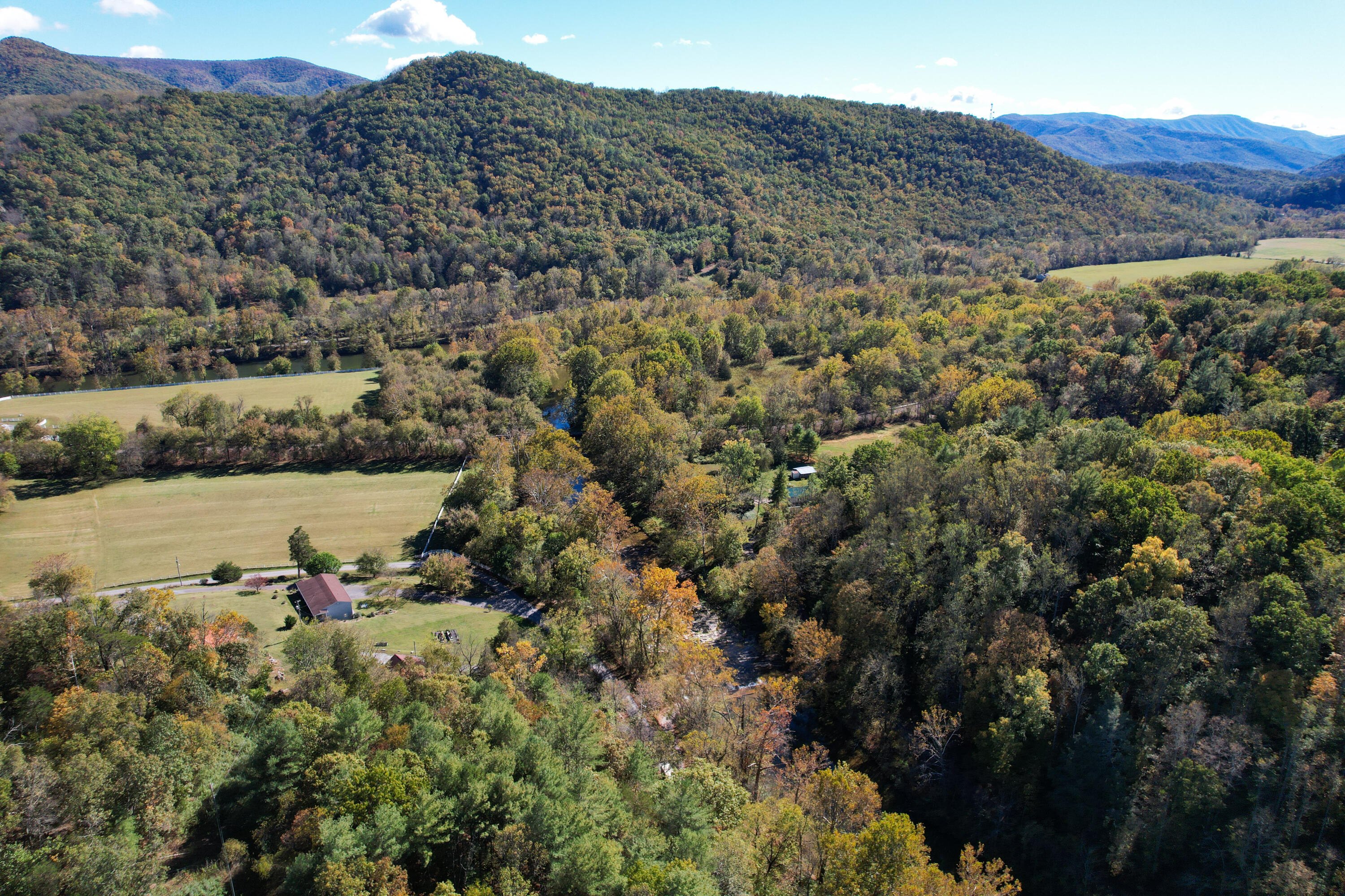 41 Twin Rivers Ln