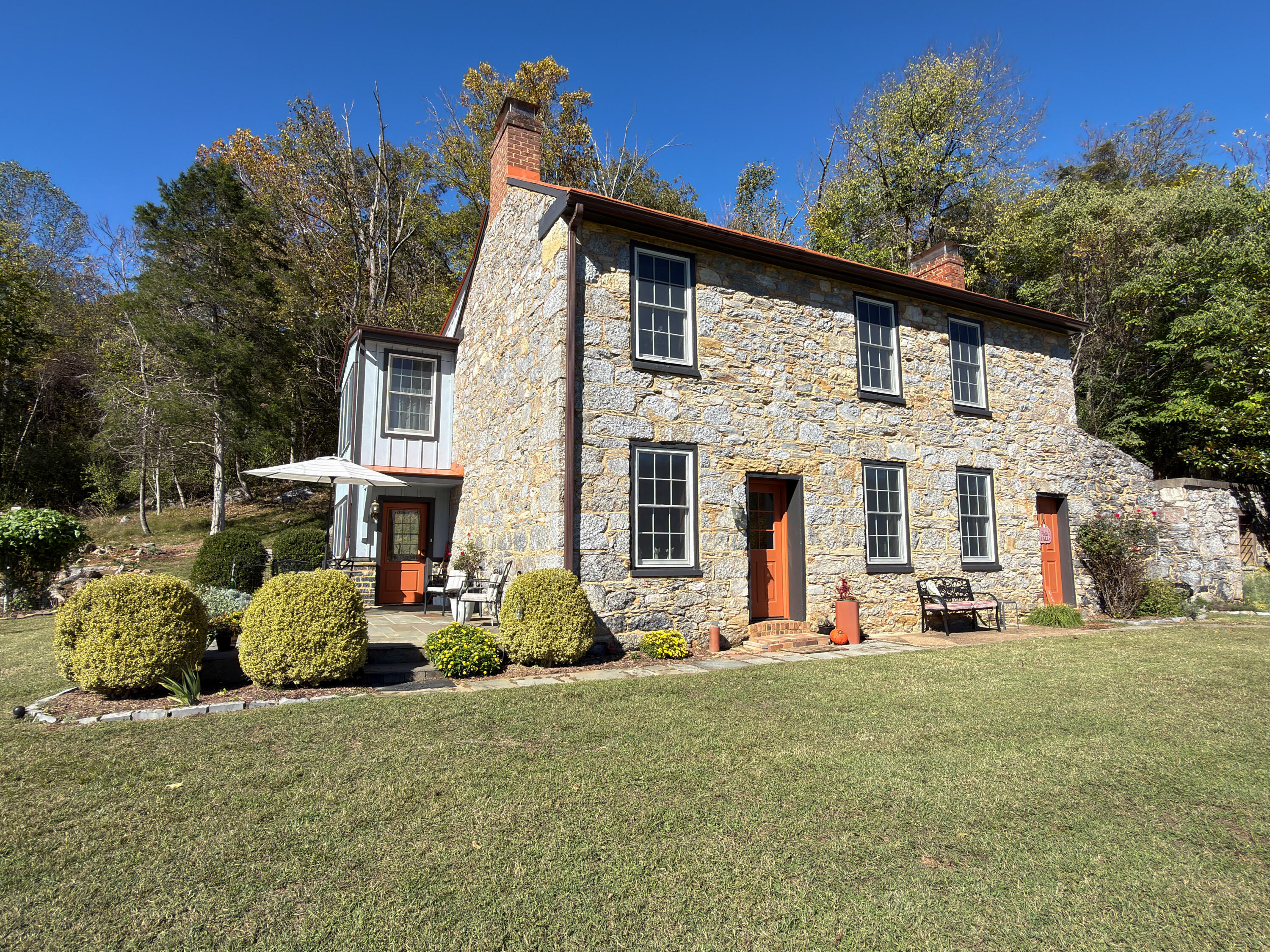 41 Twin Rivers Ln