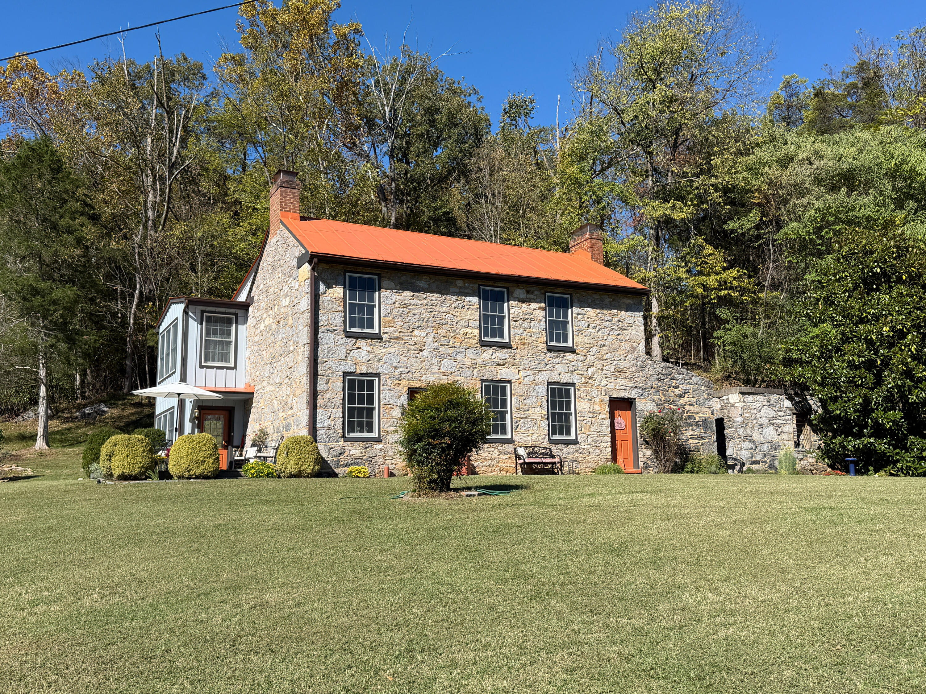 41 Twin Rivers Ln