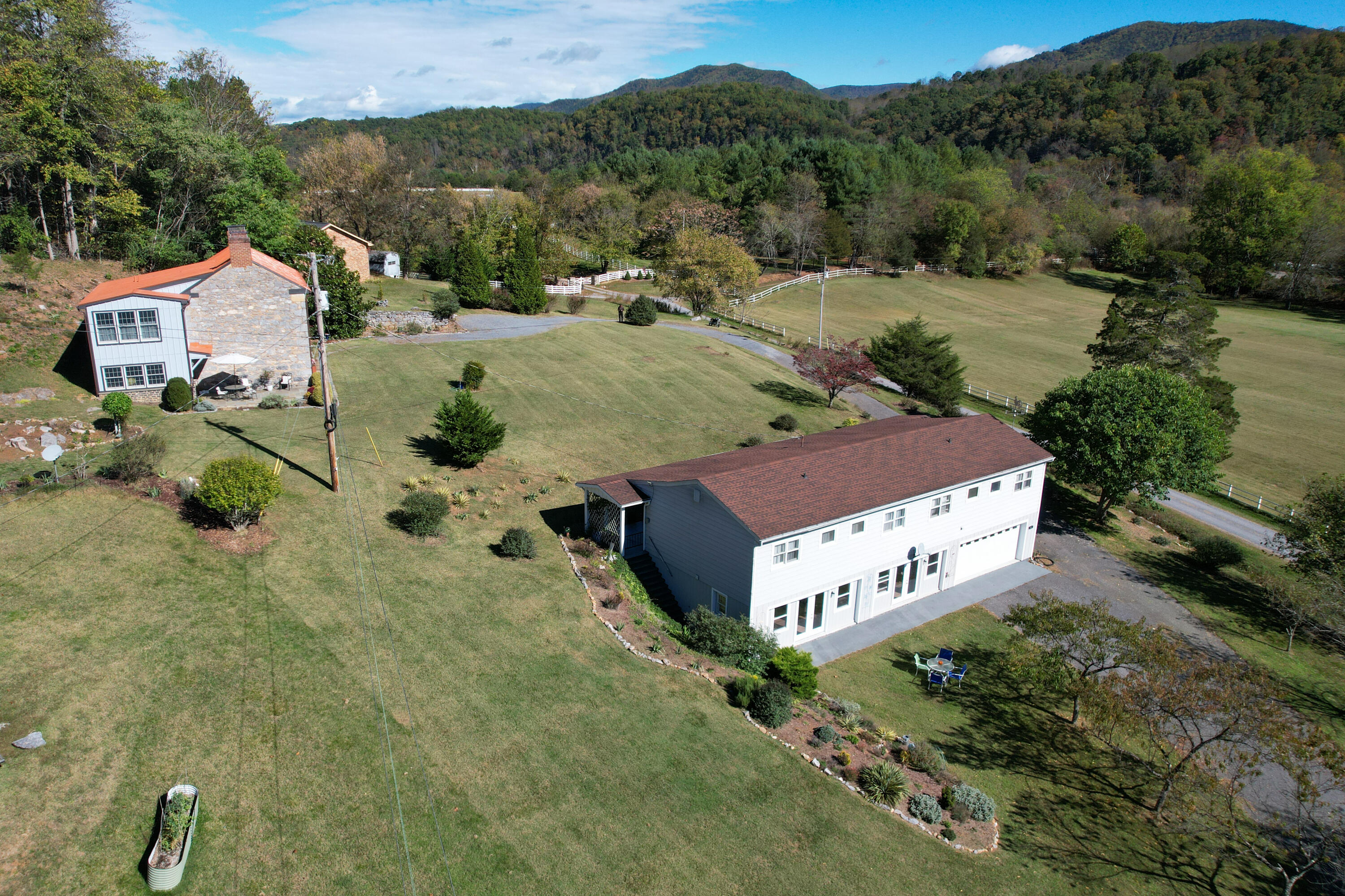 41 Twin Rivers Ln