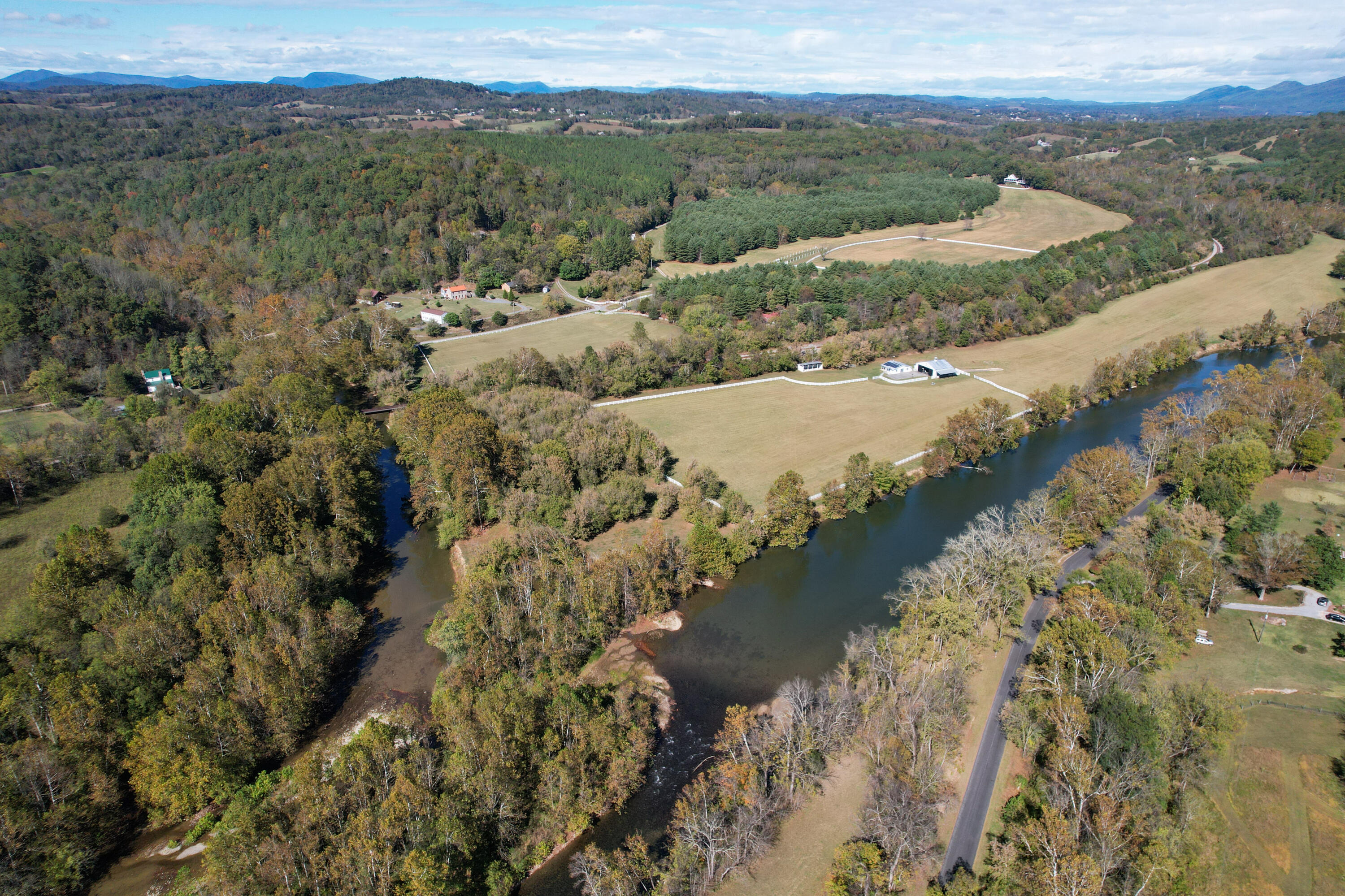 41 Twin Rivers Ln