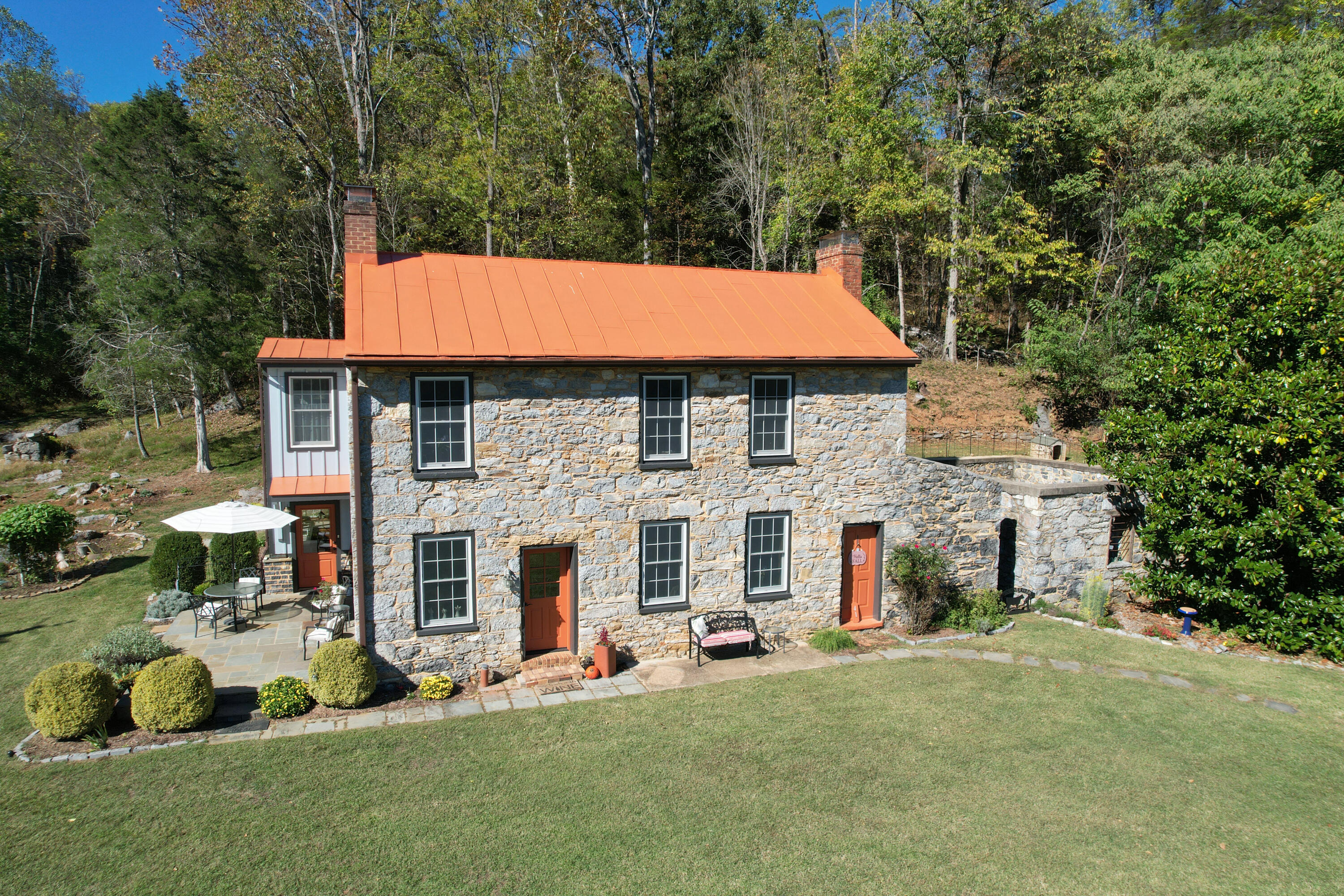 41 Twin Rivers Ln
