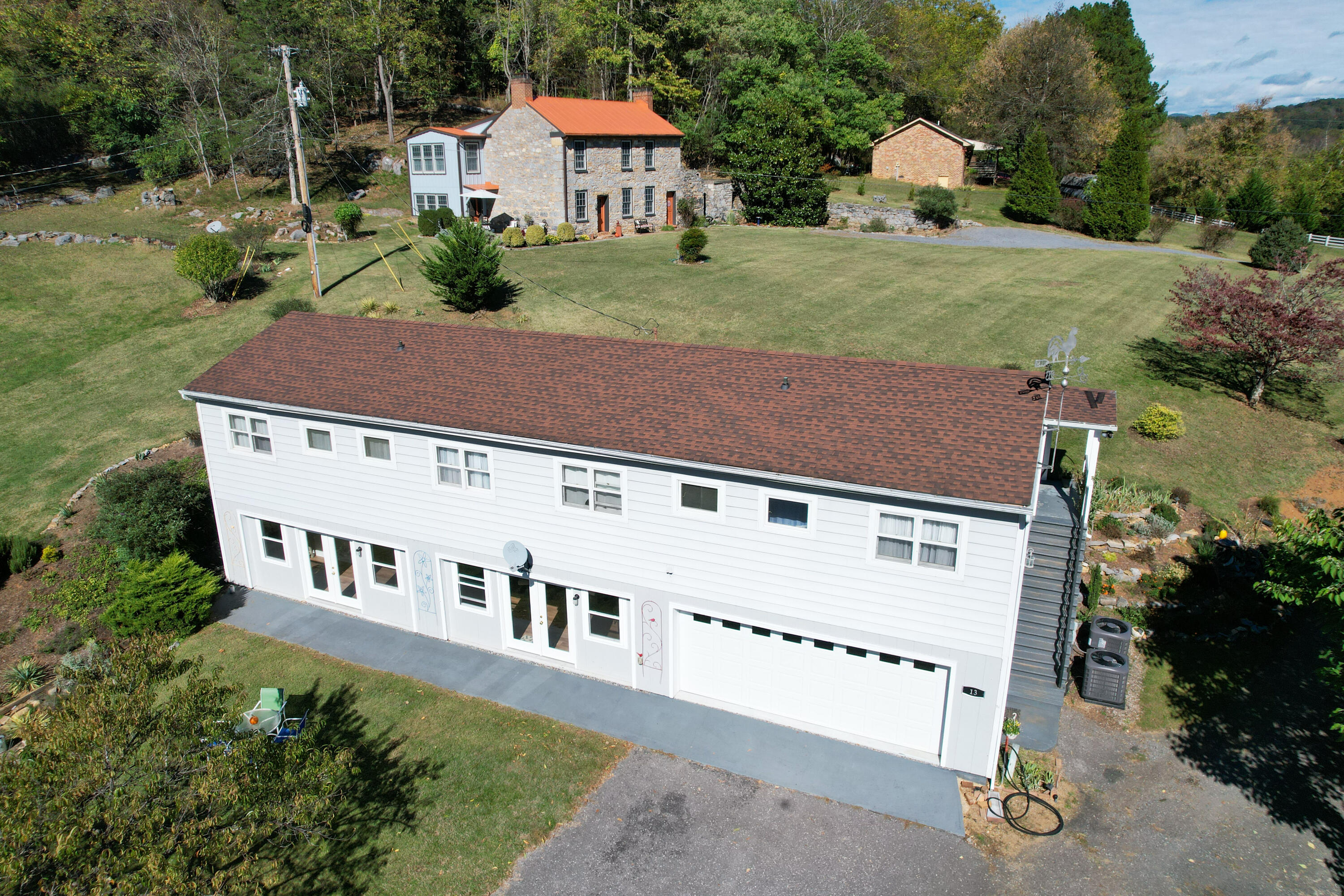 41 Twin Rivers Ln