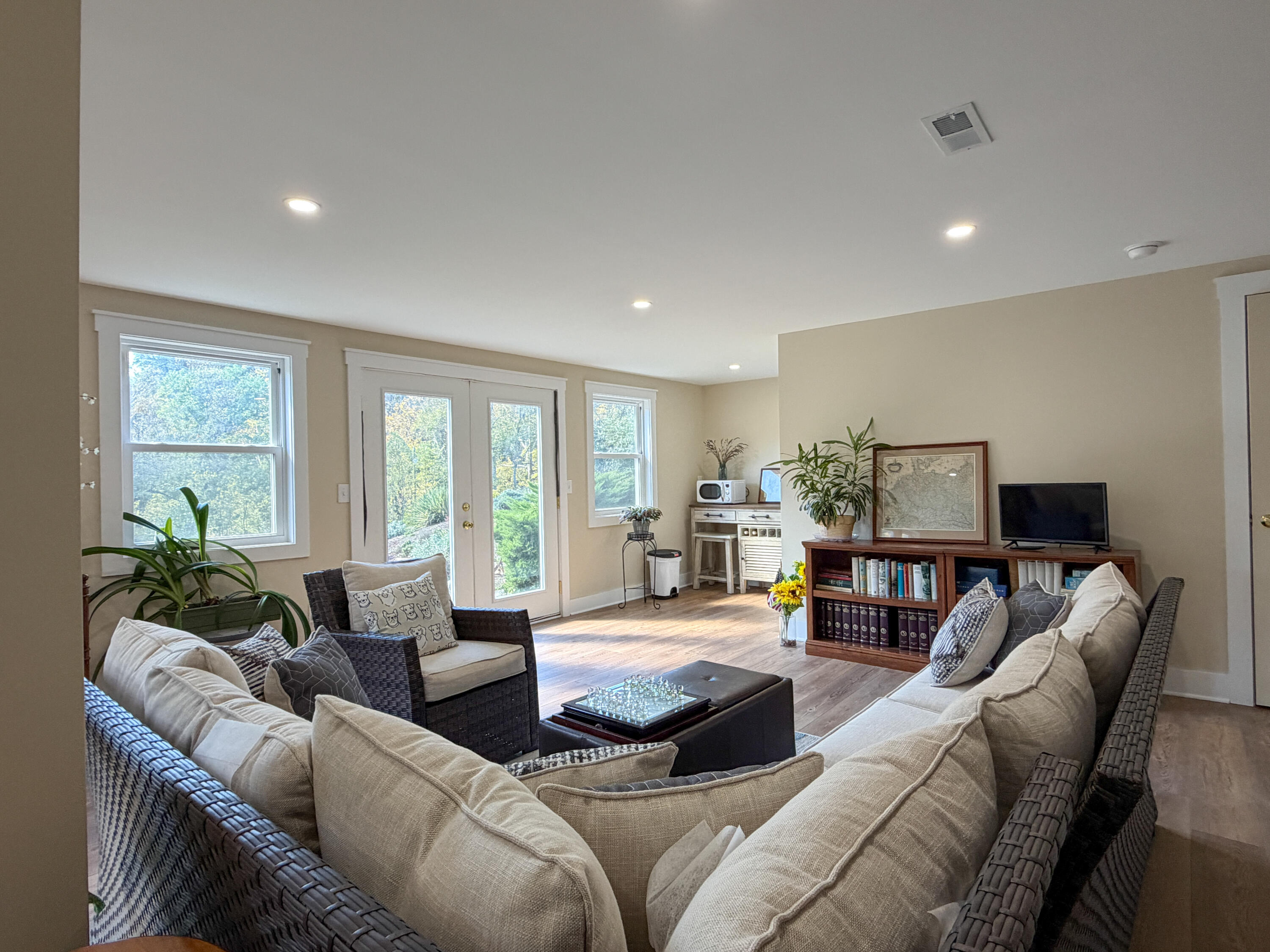 41 Twin Rivers Ln