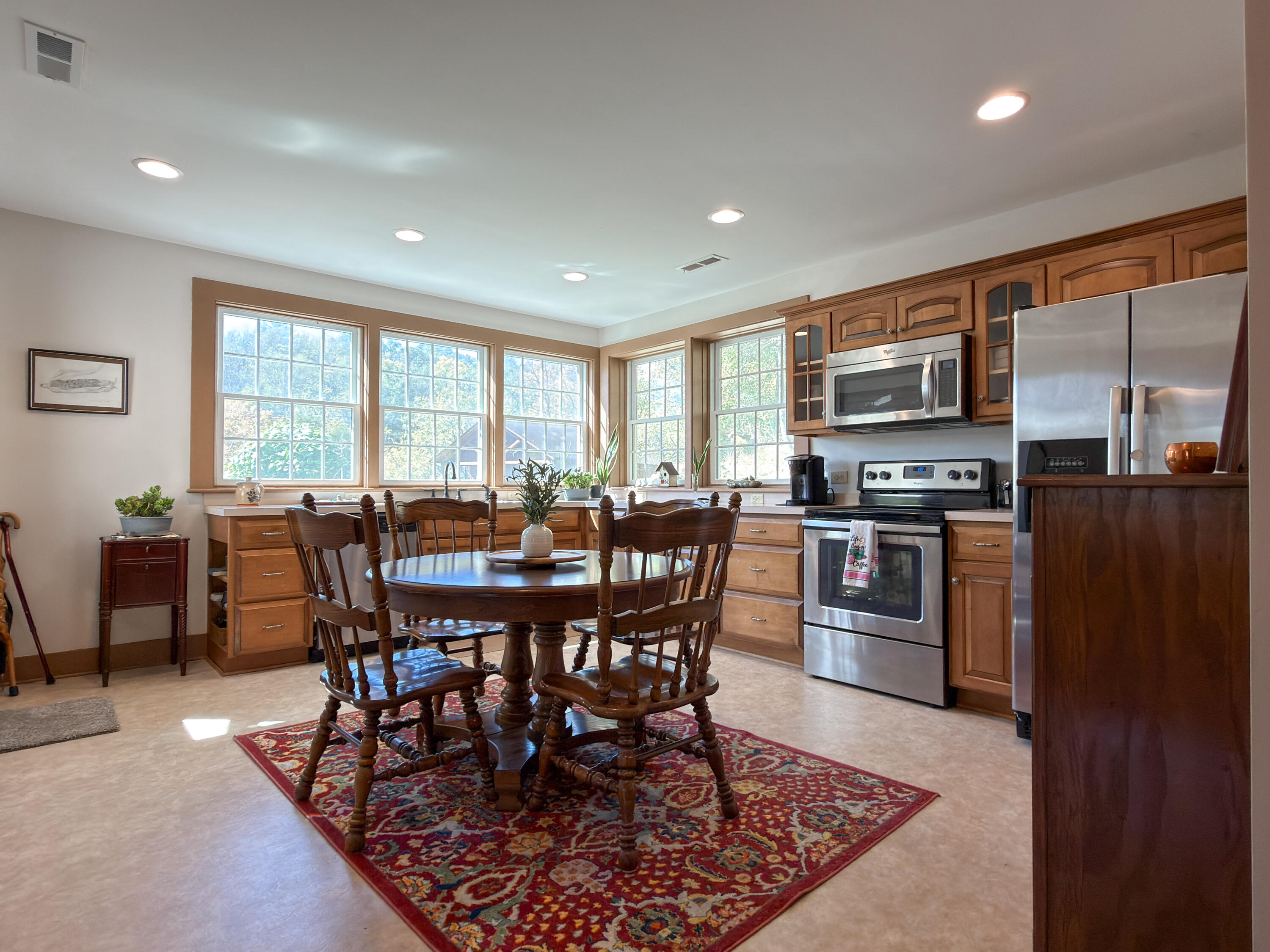41 Twin Rivers Ln