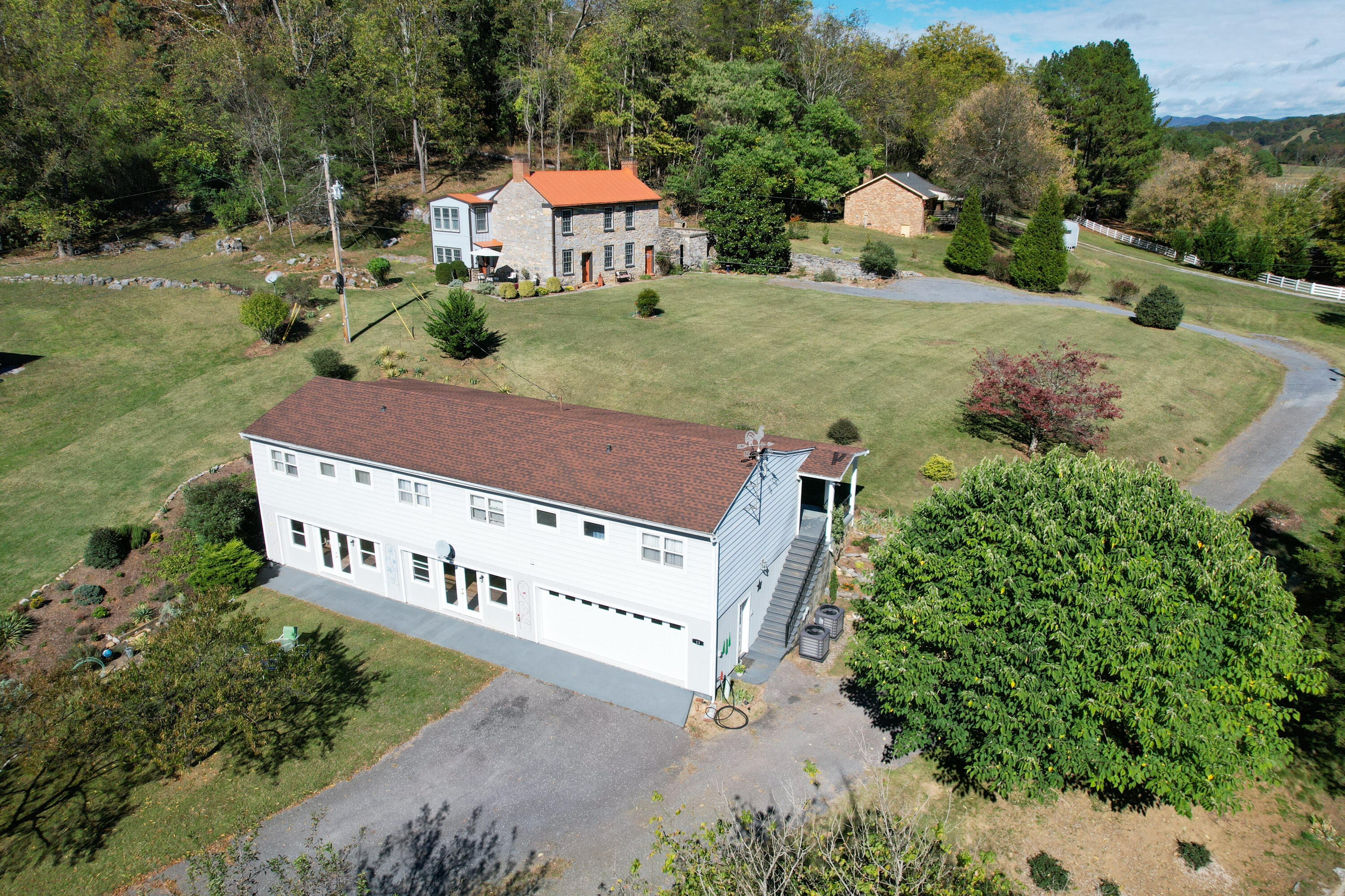 41 Twin Rivers Ln