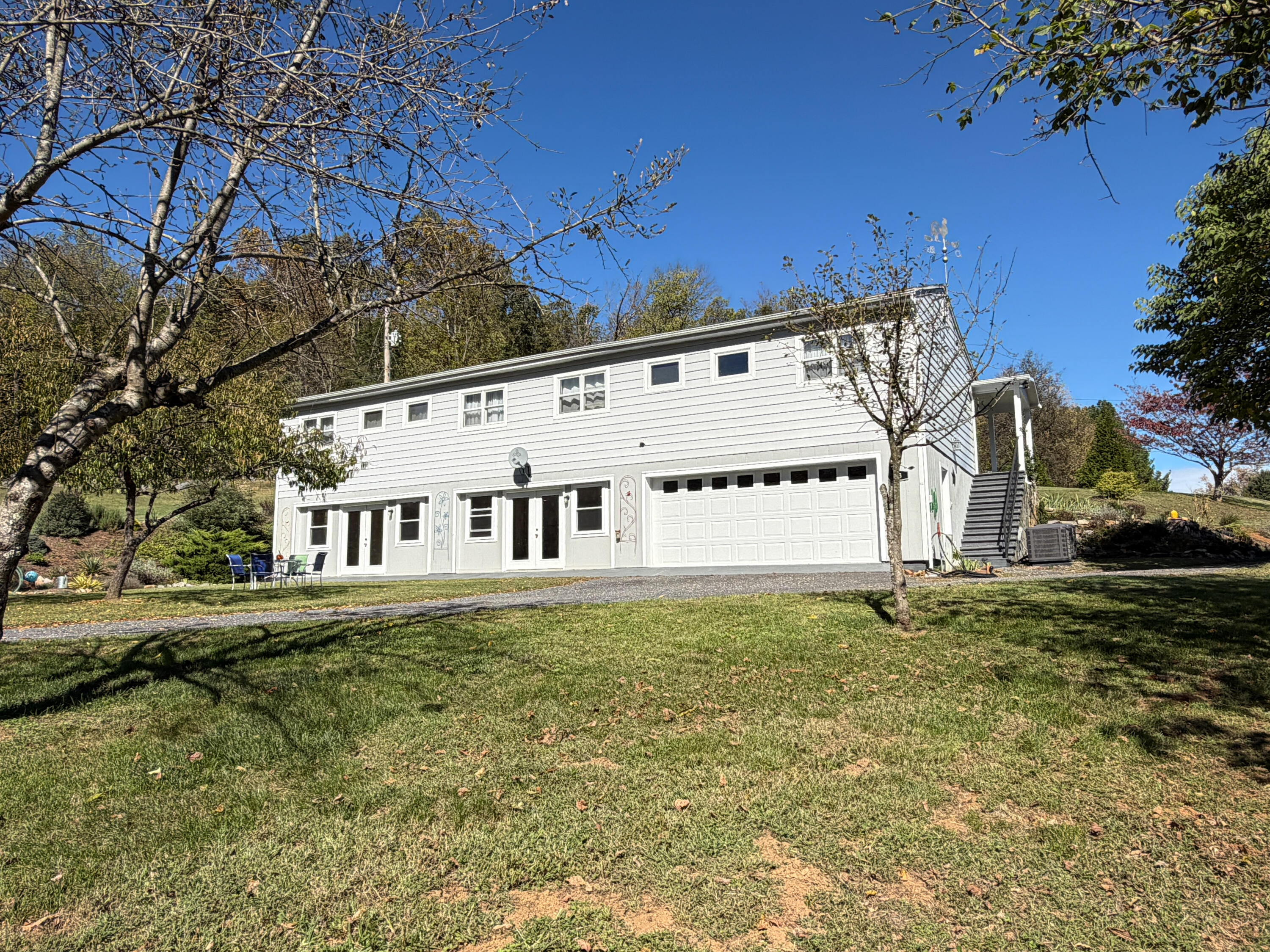 41 Twin Rivers Ln