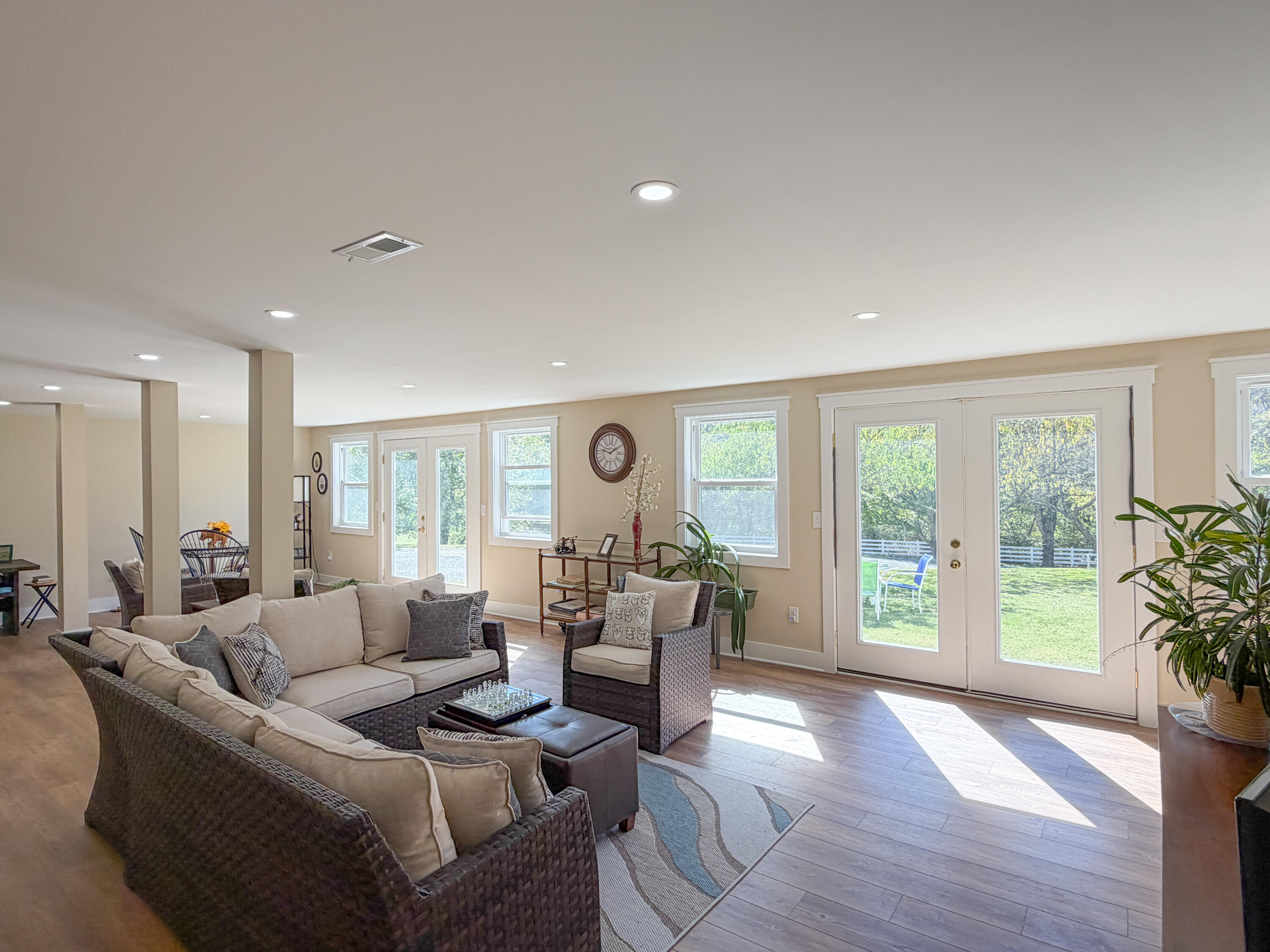 41 Twin Rivers Ln