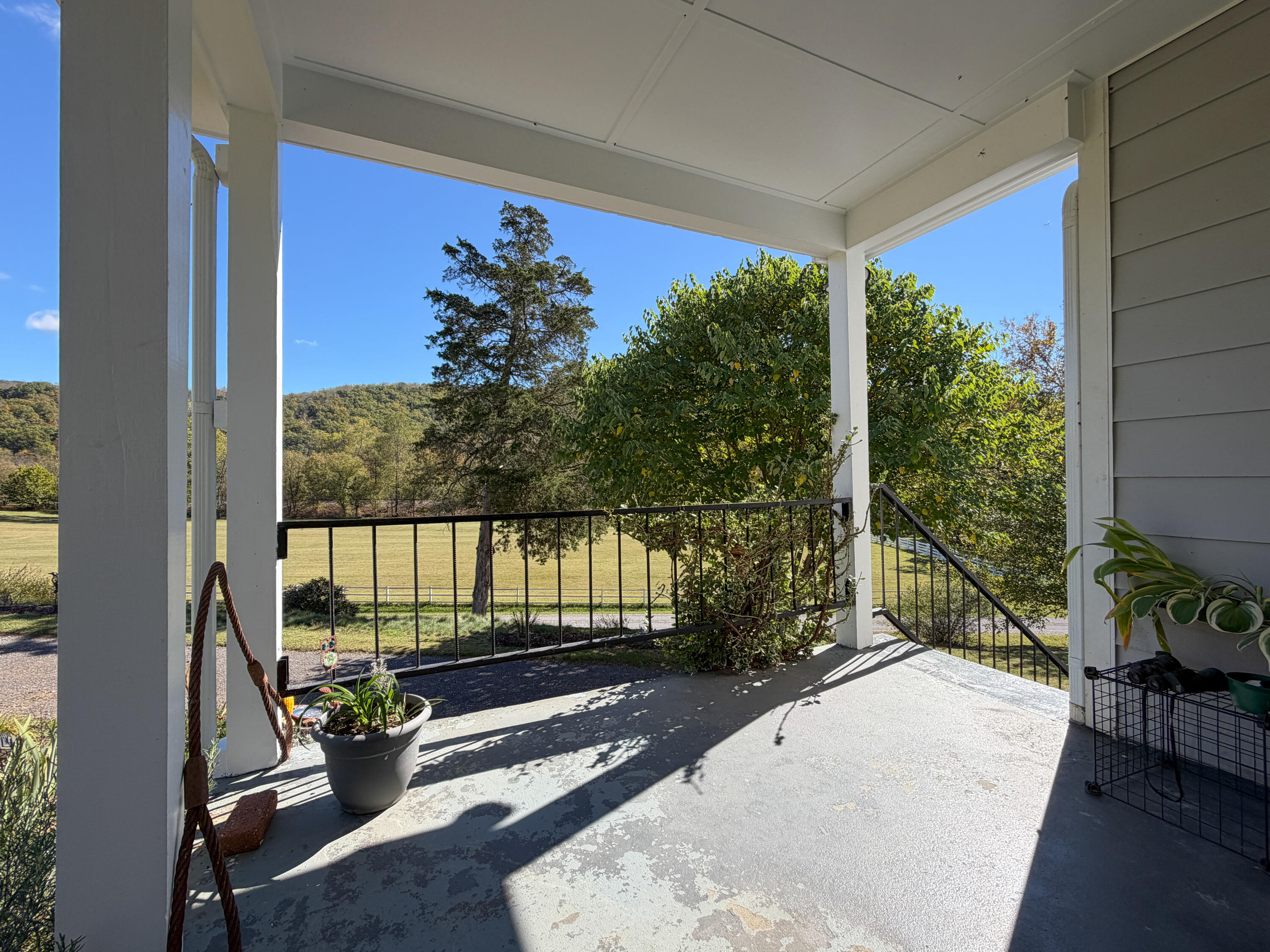 41 Twin Rivers Ln