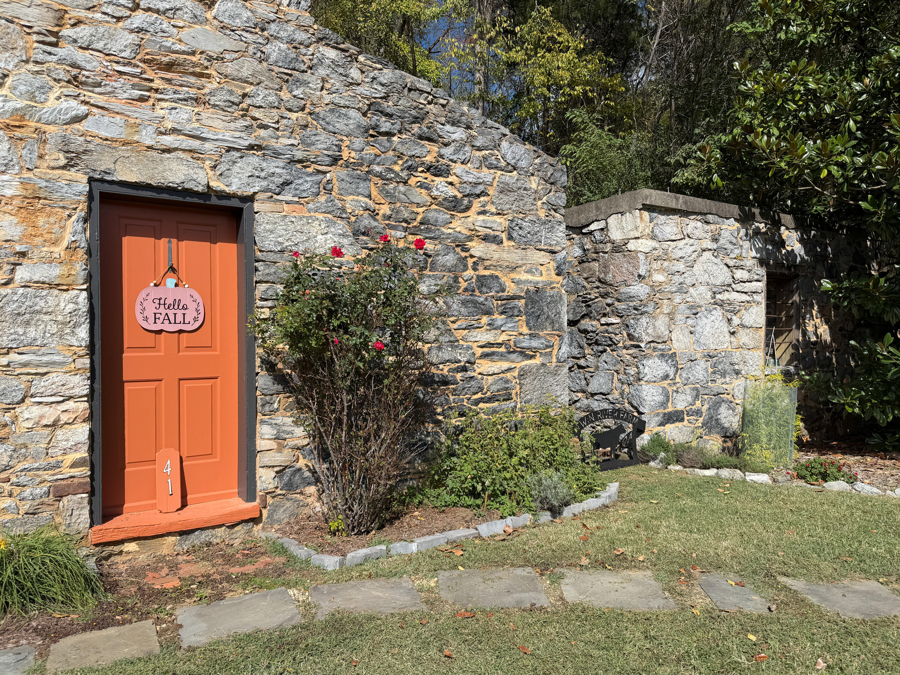 41 Twin Rivers Ln