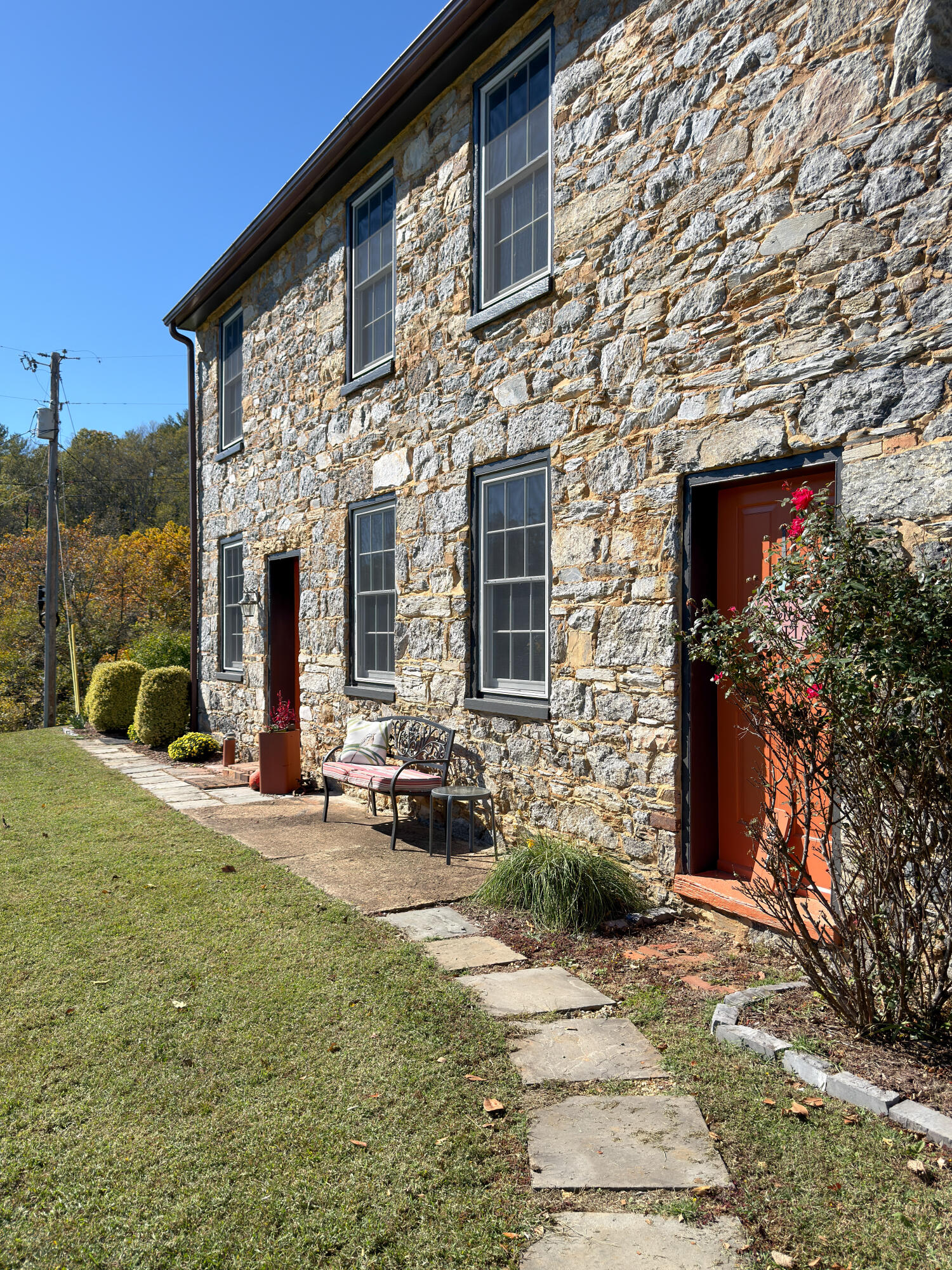 41 Twin Rivers Ln