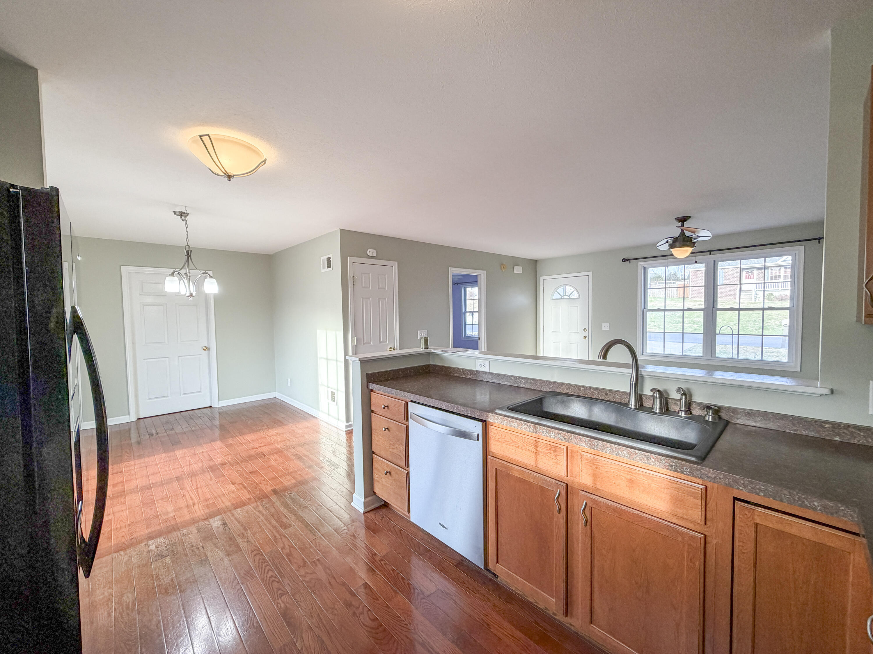 73 Thoroughbred Cir
