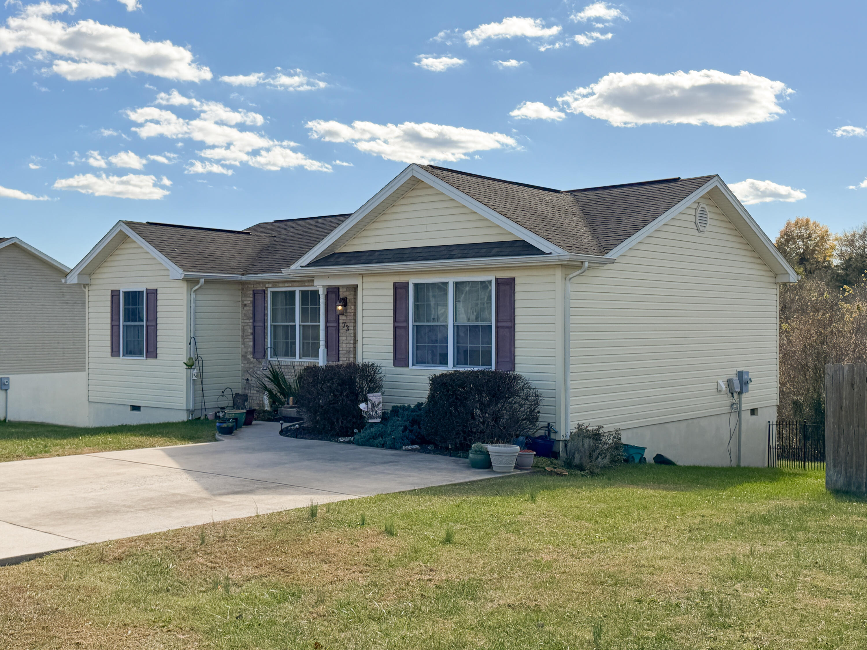 73 Thoroughbred Cir