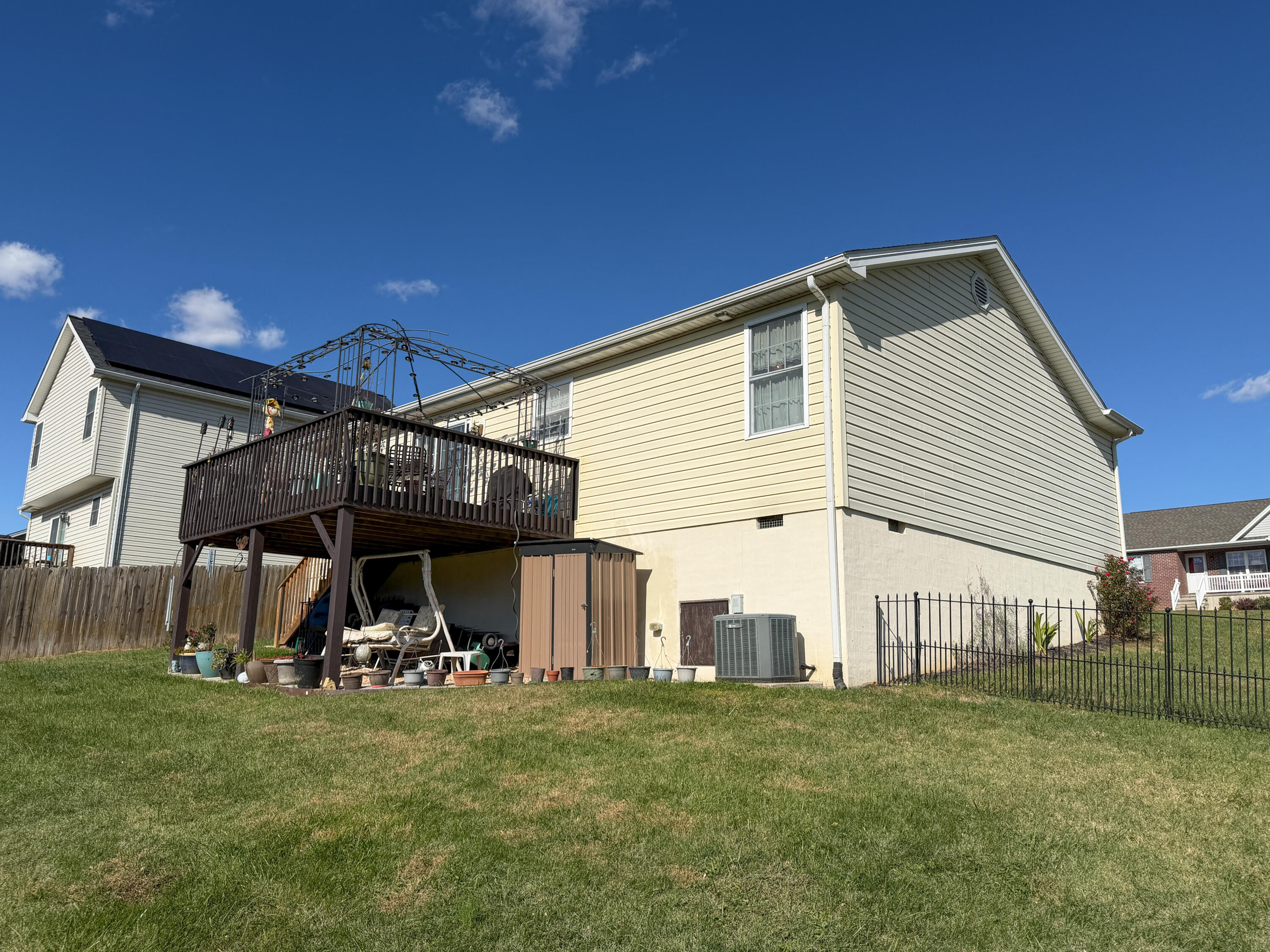 73 Thoroughbred Cir