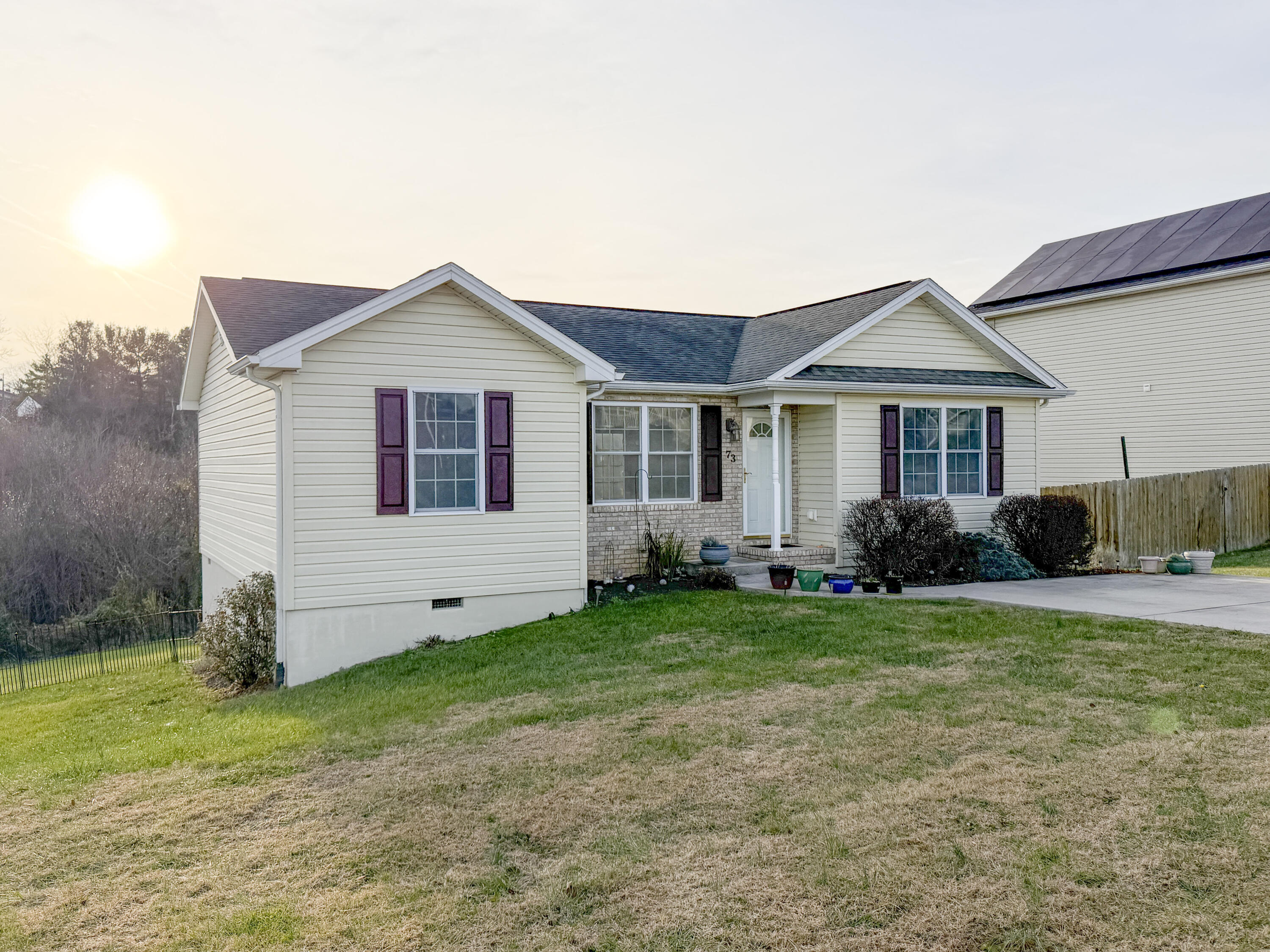 73 Thoroughbred Cir
