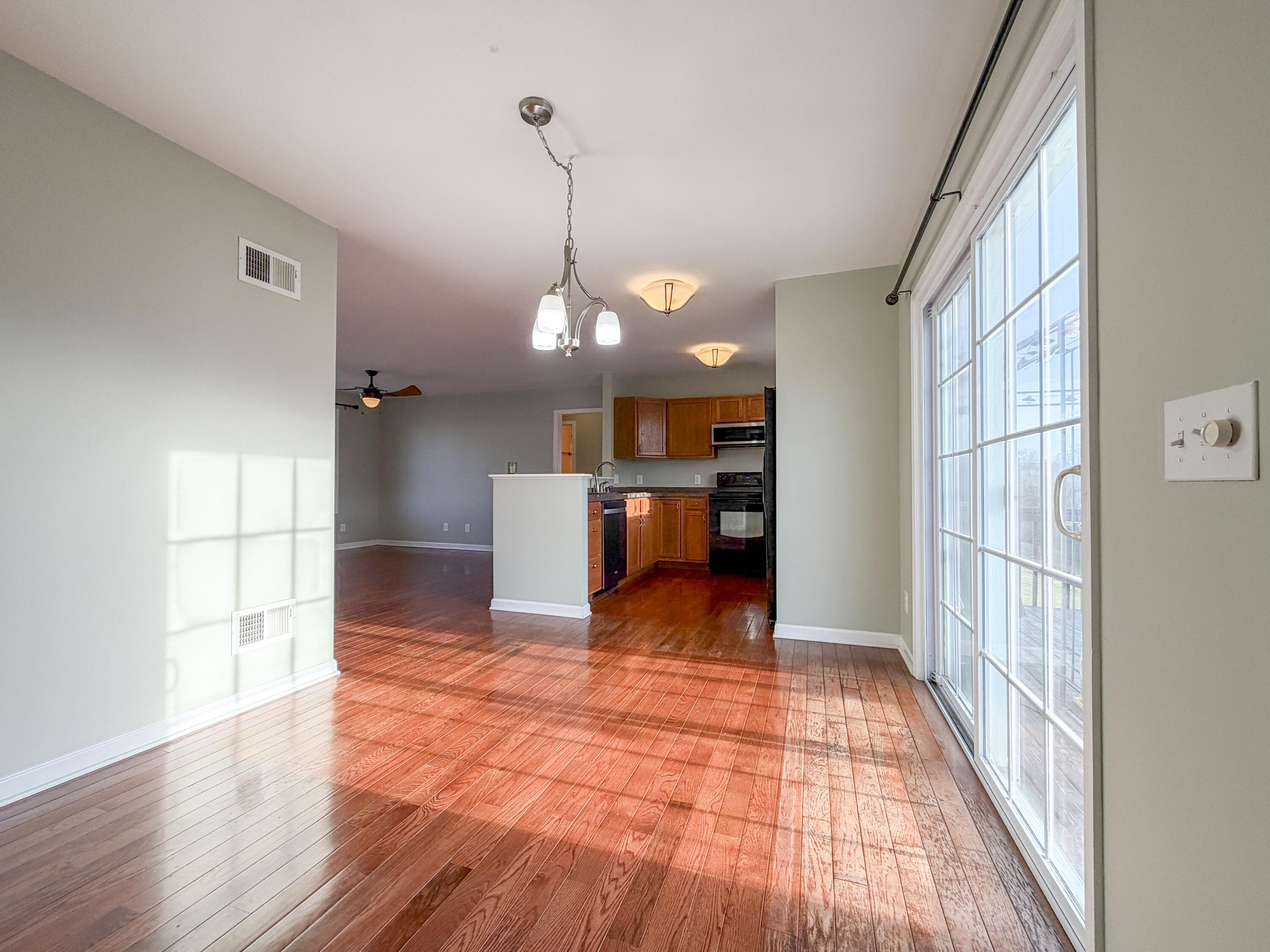 73 Thoroughbred Cir