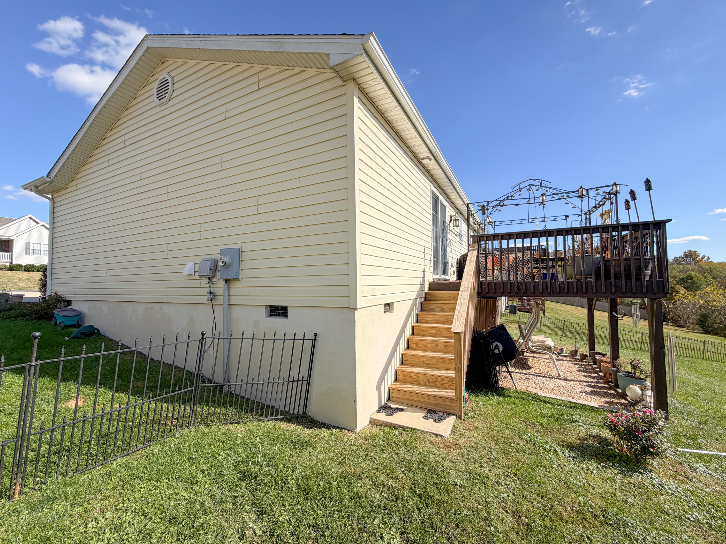 73 Thoroughbred Cir