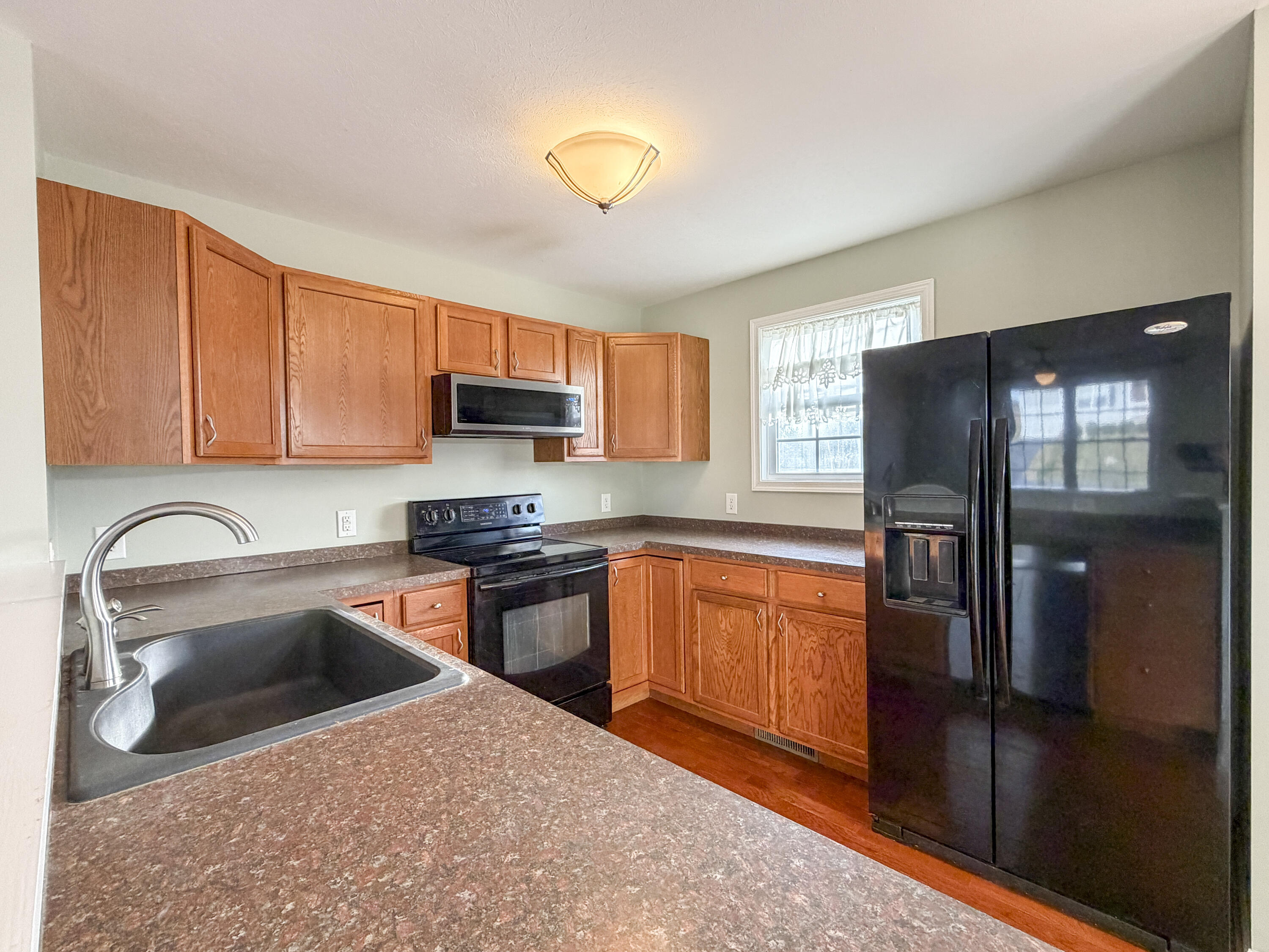 73 Thoroughbred Cir