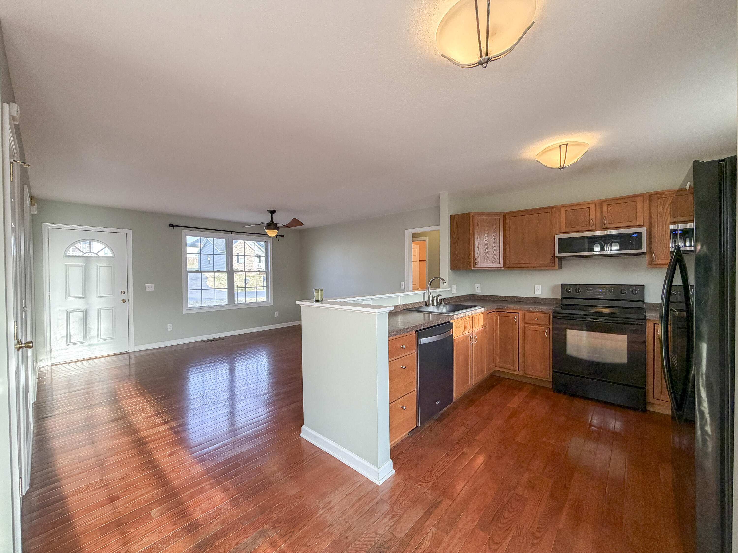 73 Thoroughbred Cir