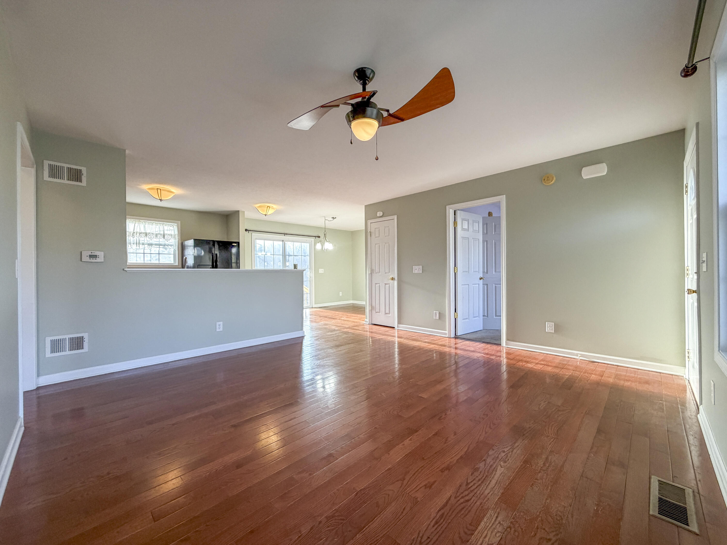 73 Thoroughbred Cir