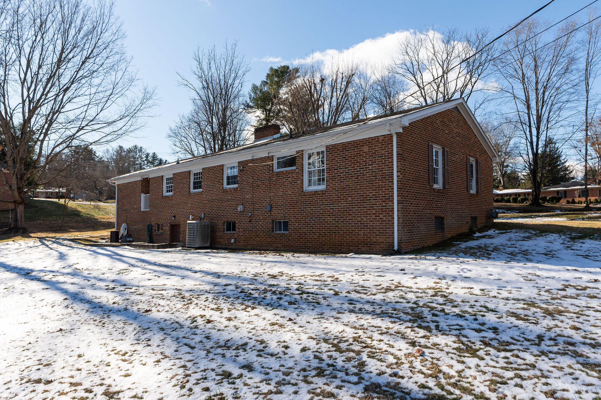 2 McCormick St