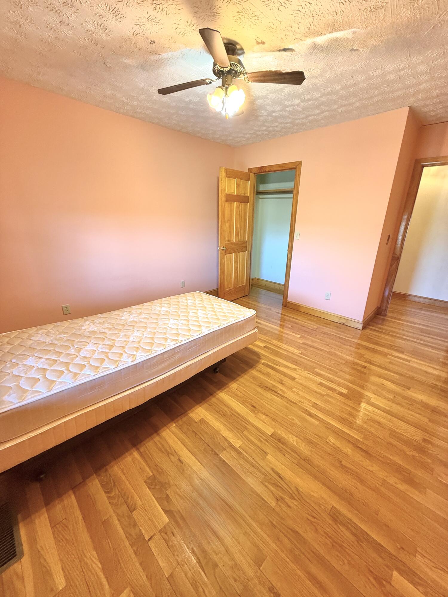 29 Bonnie Brae Ln