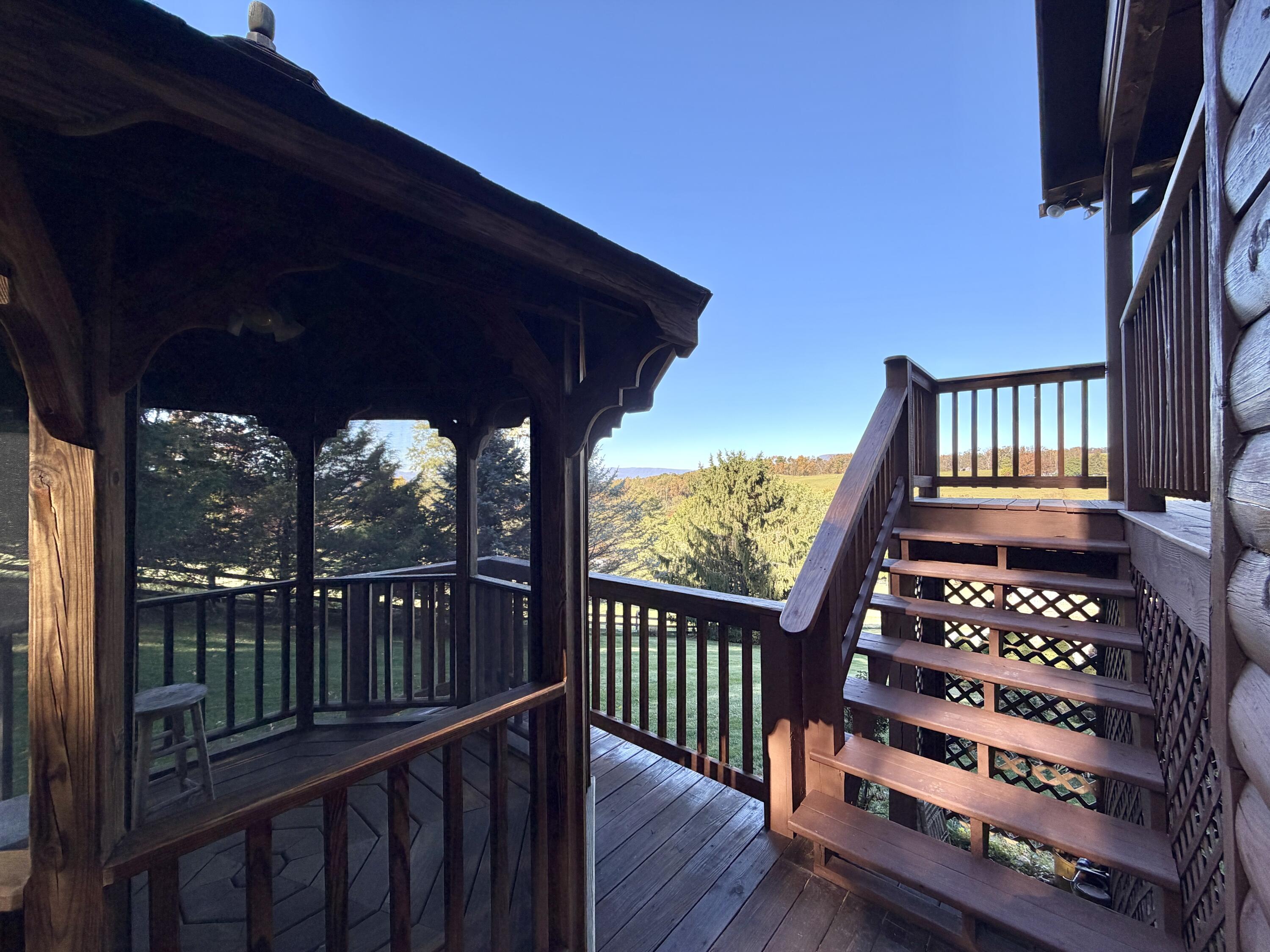 29 Bonnie Brae Ln