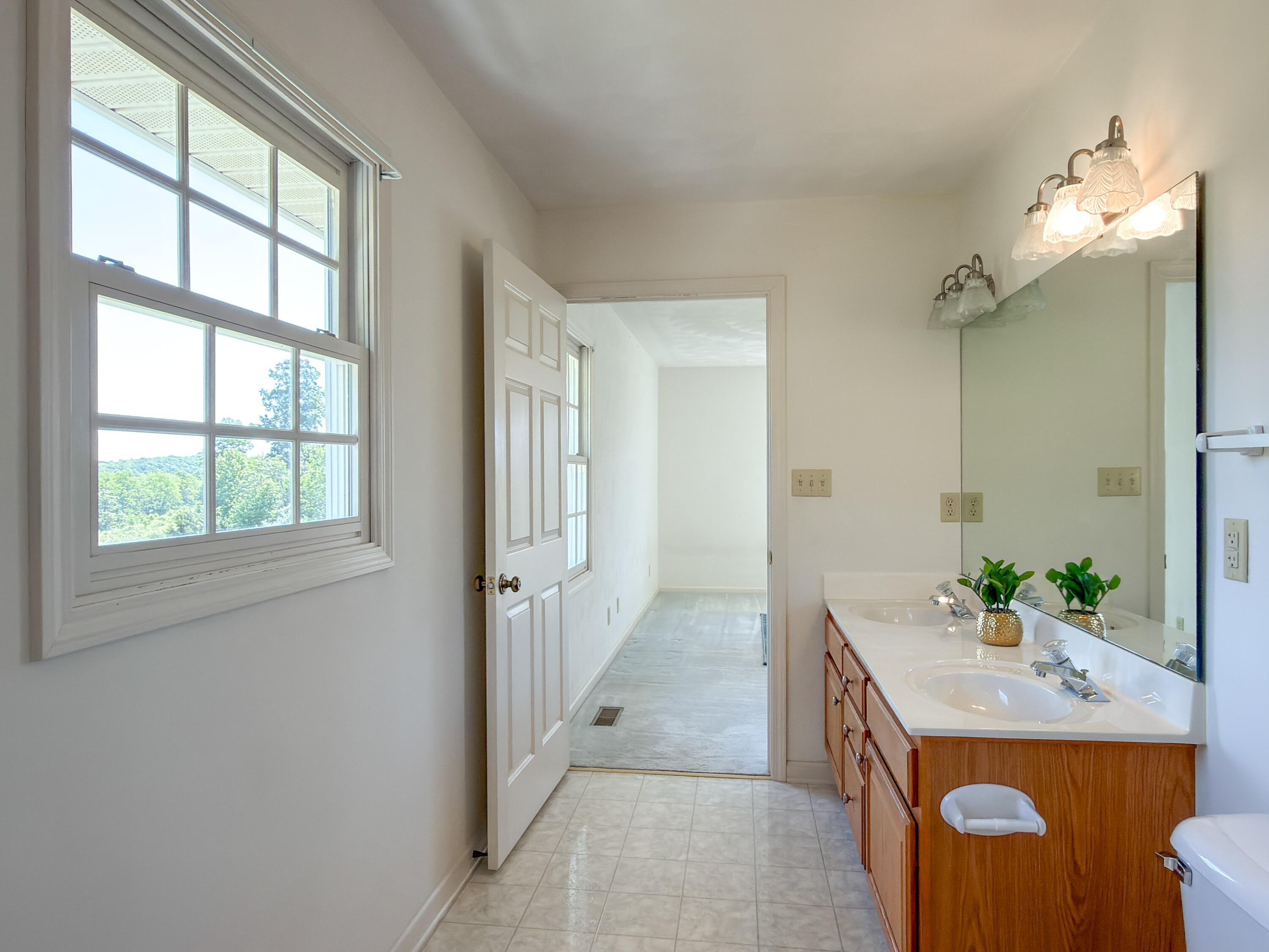 348 Short Hill Dr