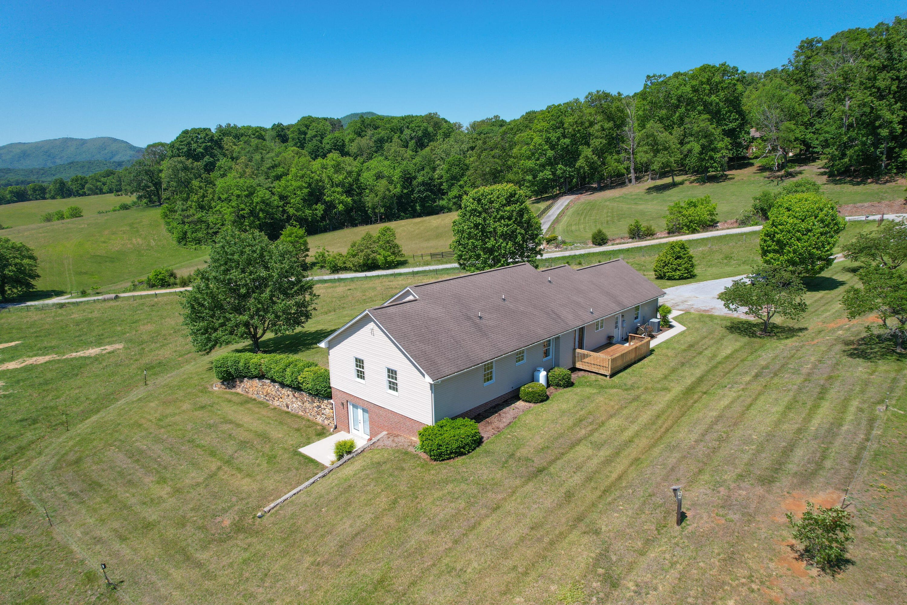 348 Short Hill Dr