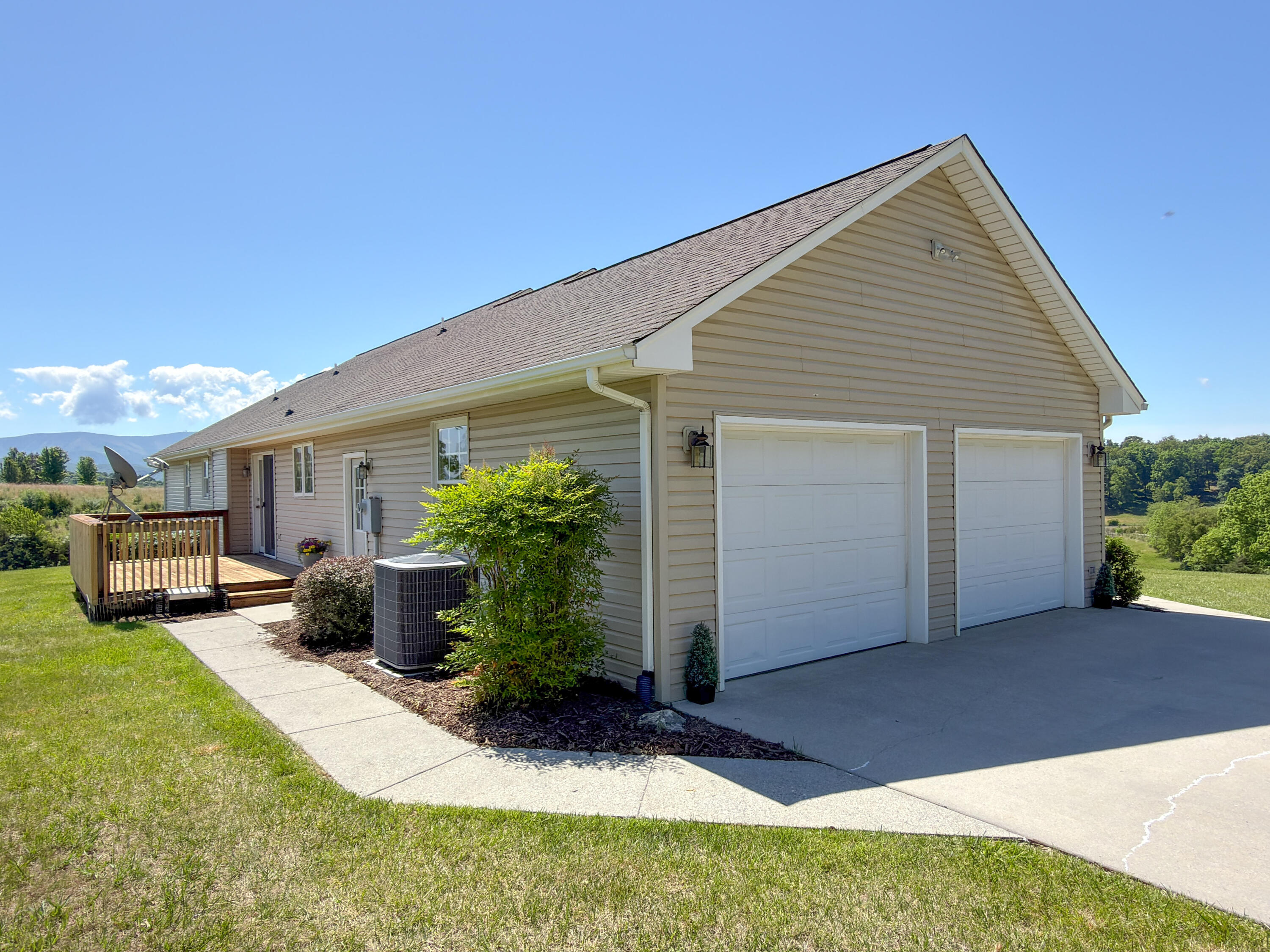 348 Short Hill Dr