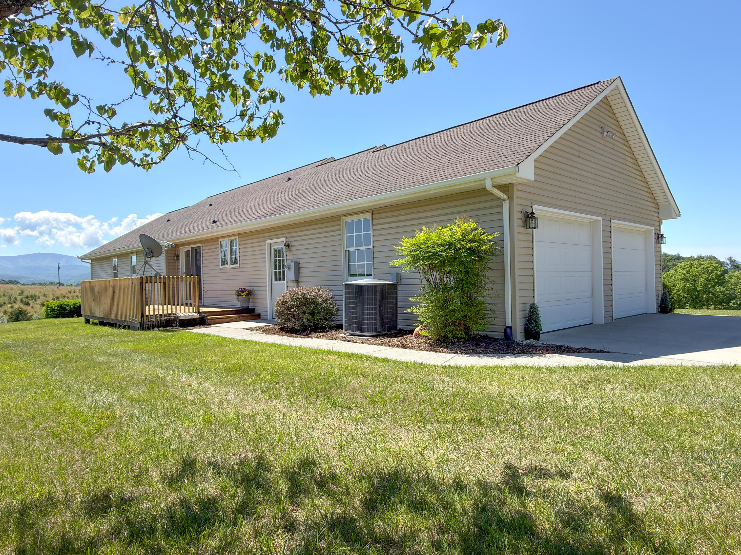 348 Short Hill Dr