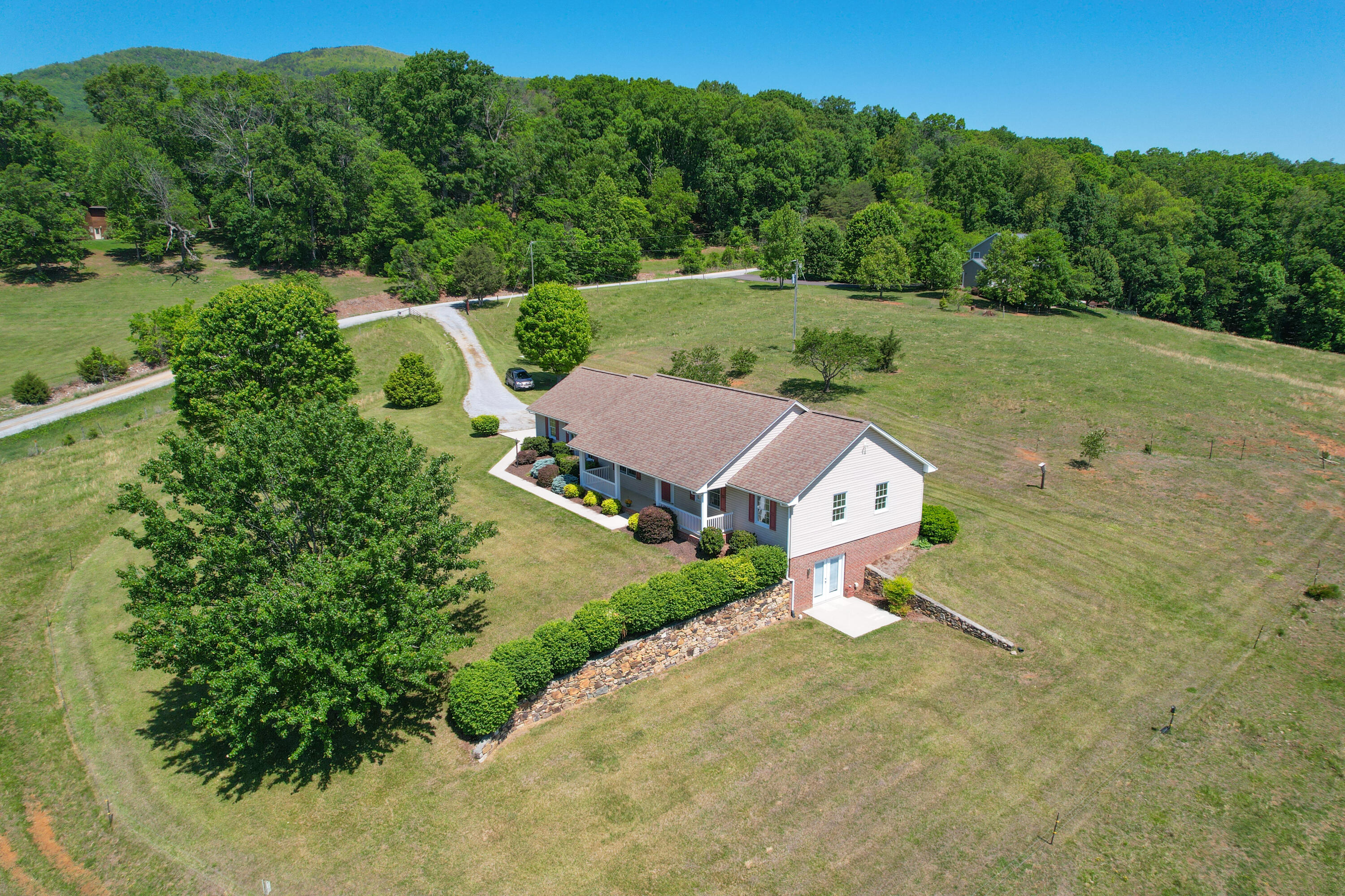 348 Short Hill Dr
