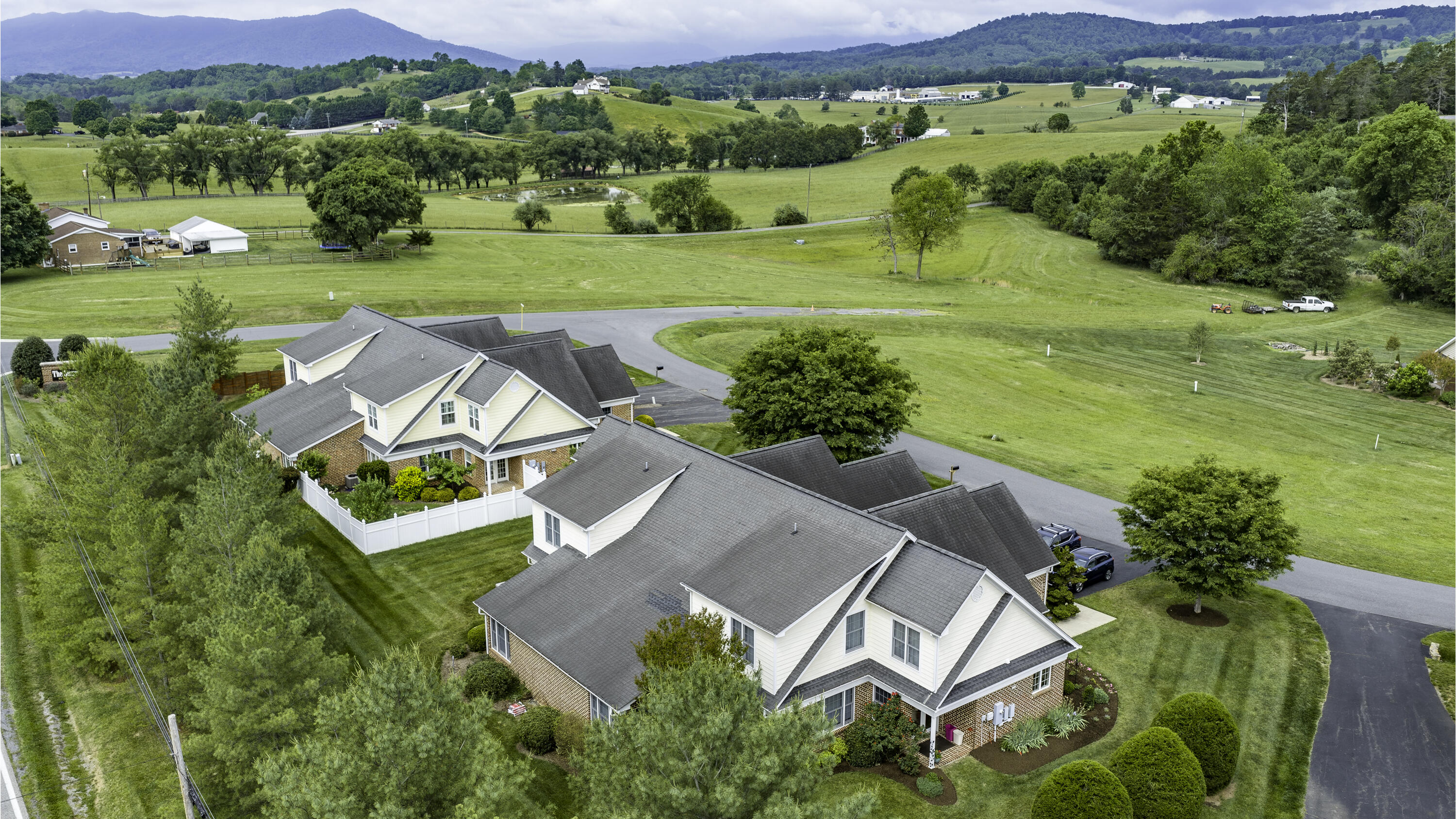 22 HAVEN OAK Ct