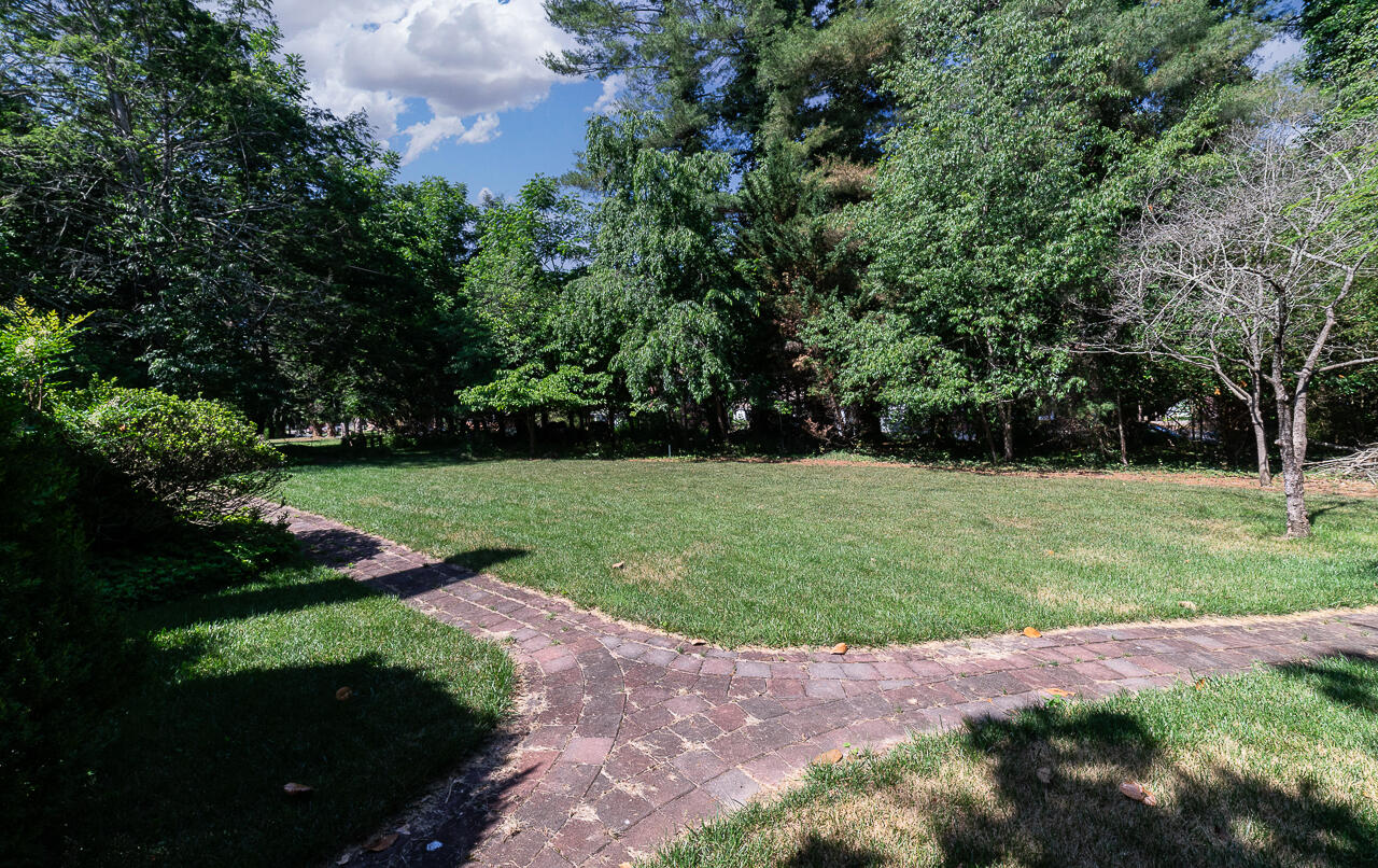714 Thorn Hill Rd
