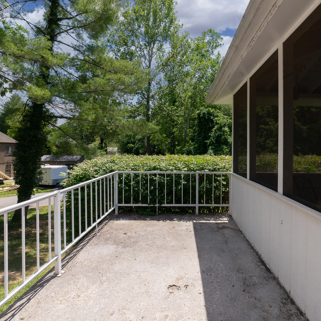 16 Whitmore St
