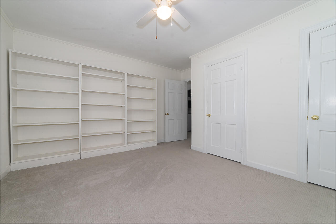 16 Whitmore St
