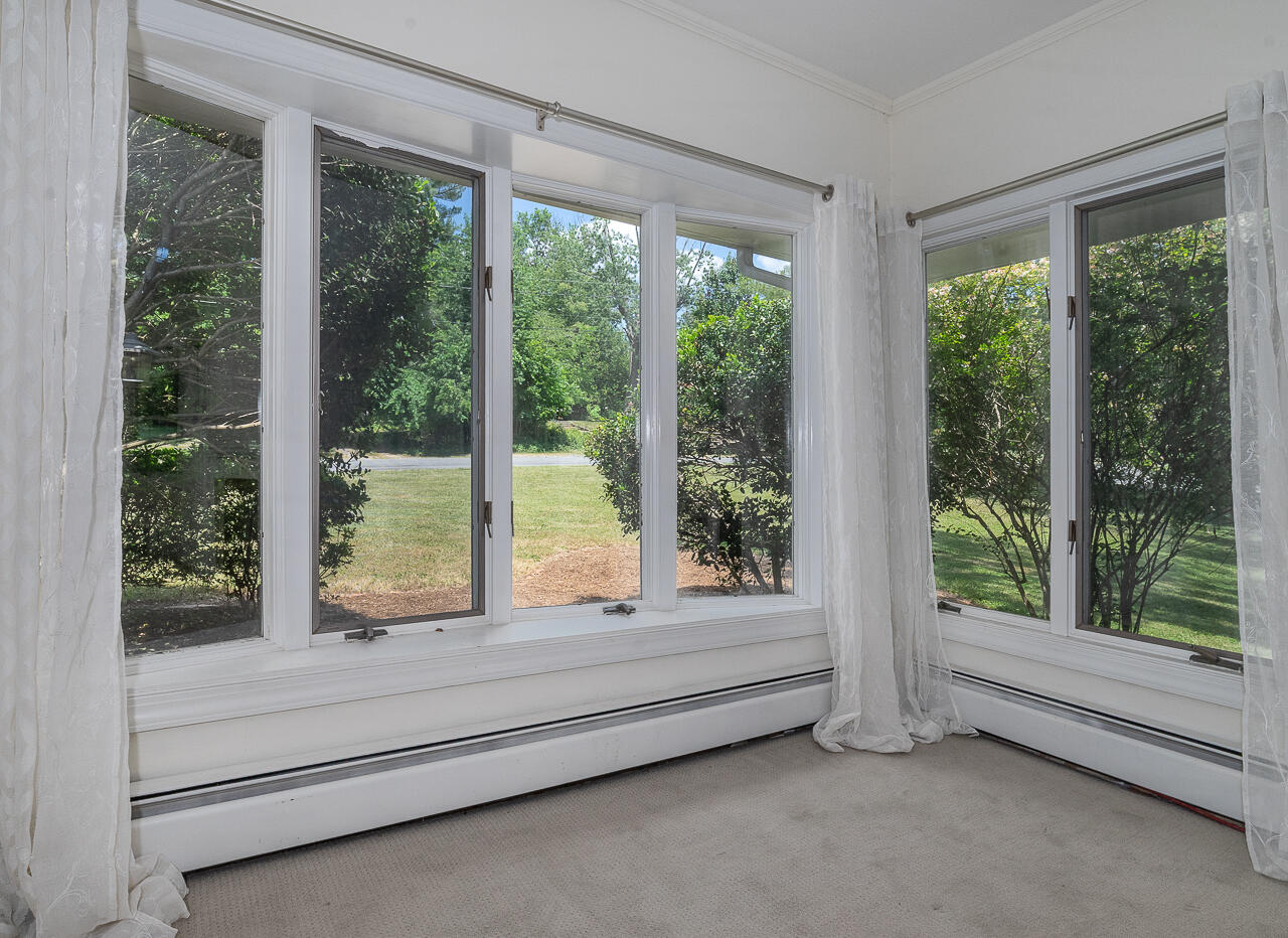 16 Whitmore St