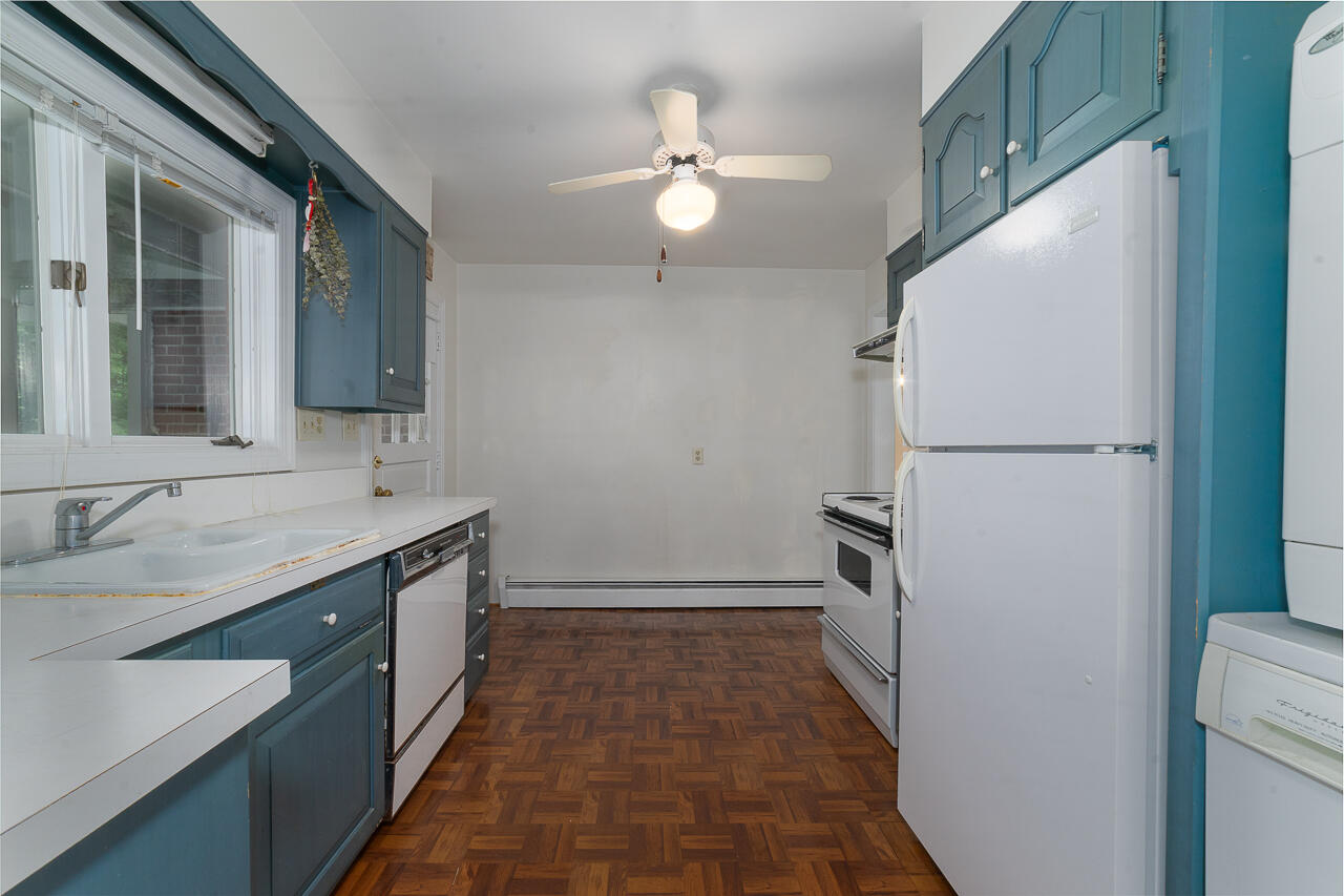16 Whitmore St
